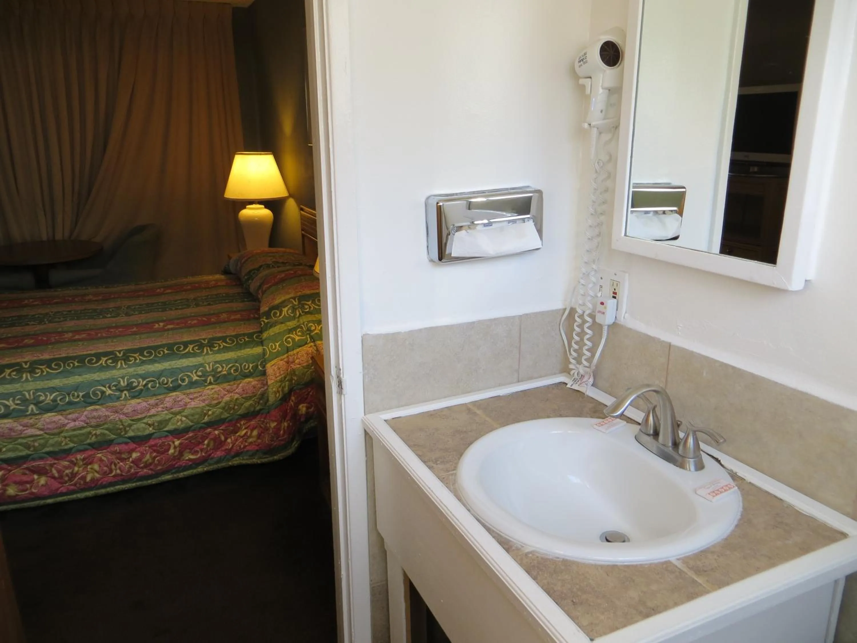 Bathroom in Capri Motel