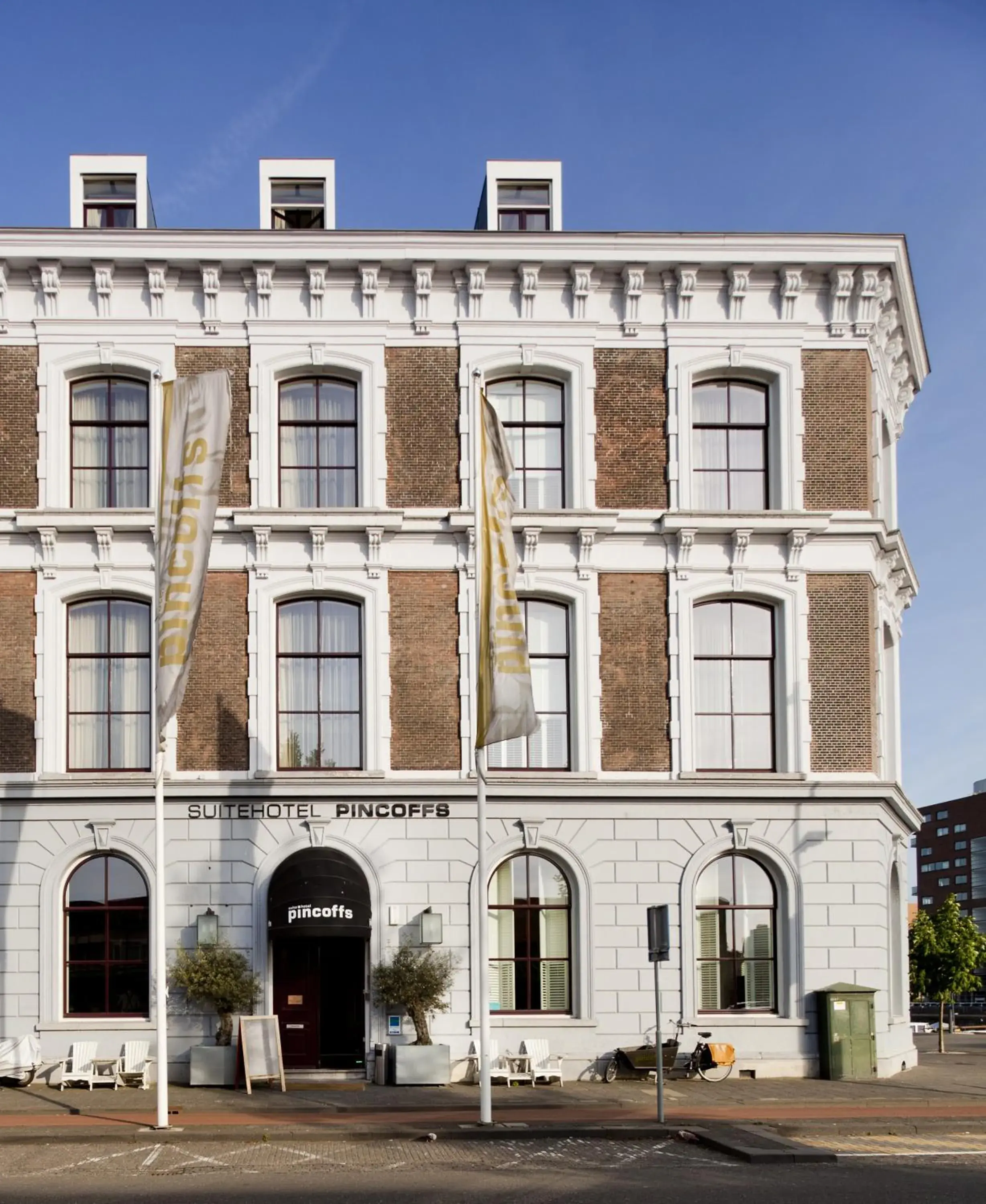 Property building in Suitehotel Pincoffs Property building in Suitehotel Pincoffs