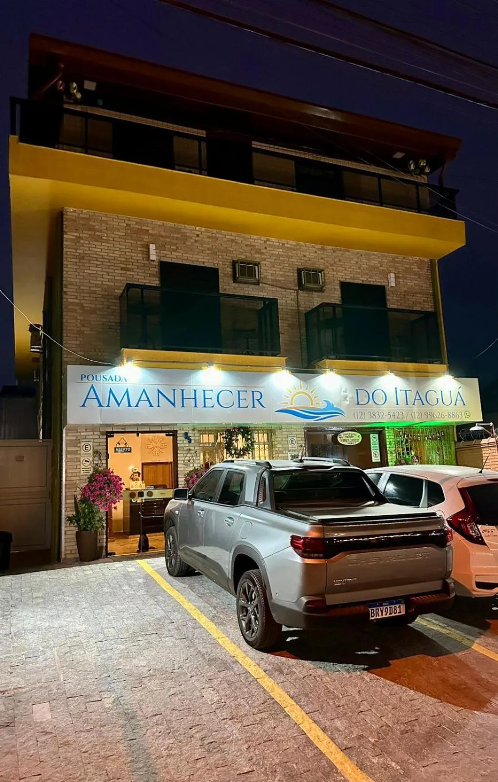 Parking in Pousada Amanhecer do Itaguá