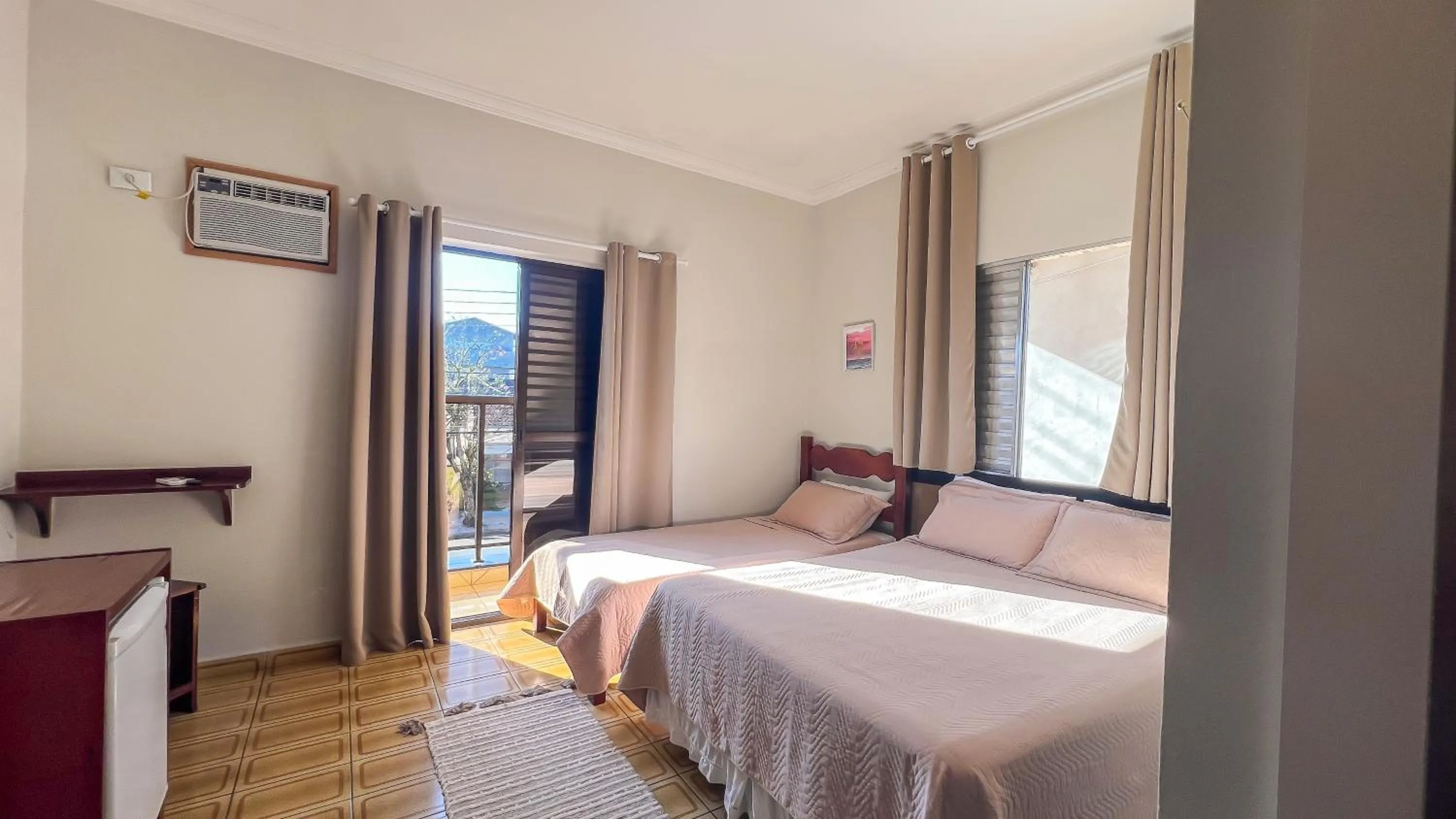 Photo of the whole room in Pousada Amanhecer do Itaguá