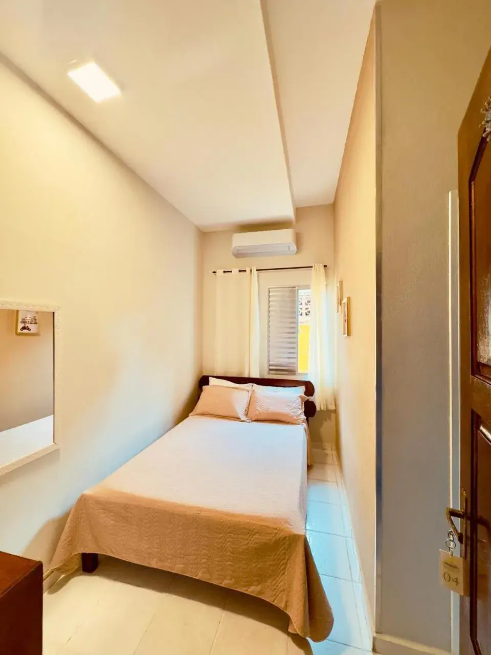 Standard Double Room - single occupancy in Pousada Amanhecer do Itaguá Standard Double Room - single occupancy in Pousada Amanhecer do Itaguá