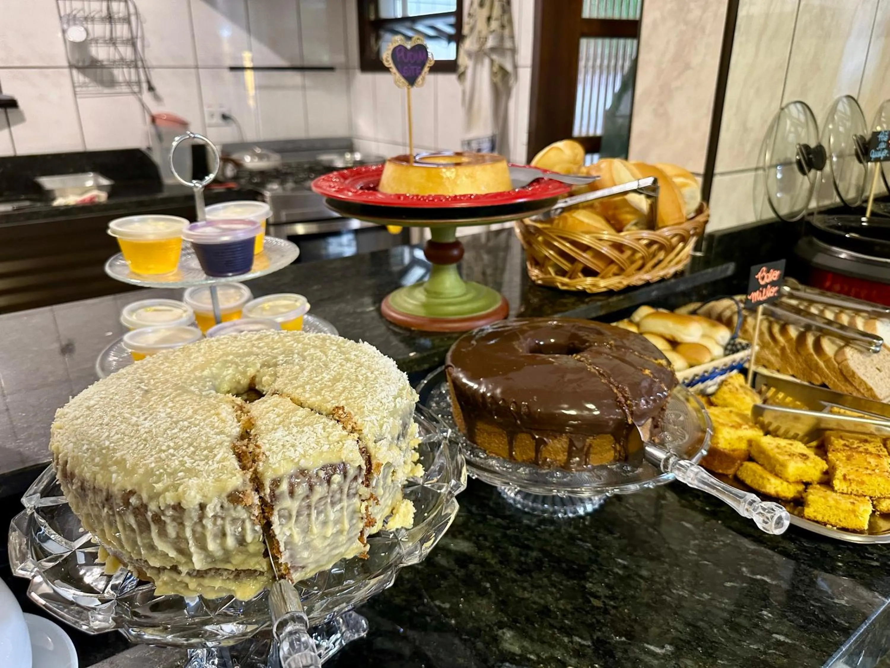 Breakfast in Pousada Amanhecer do Itaguá