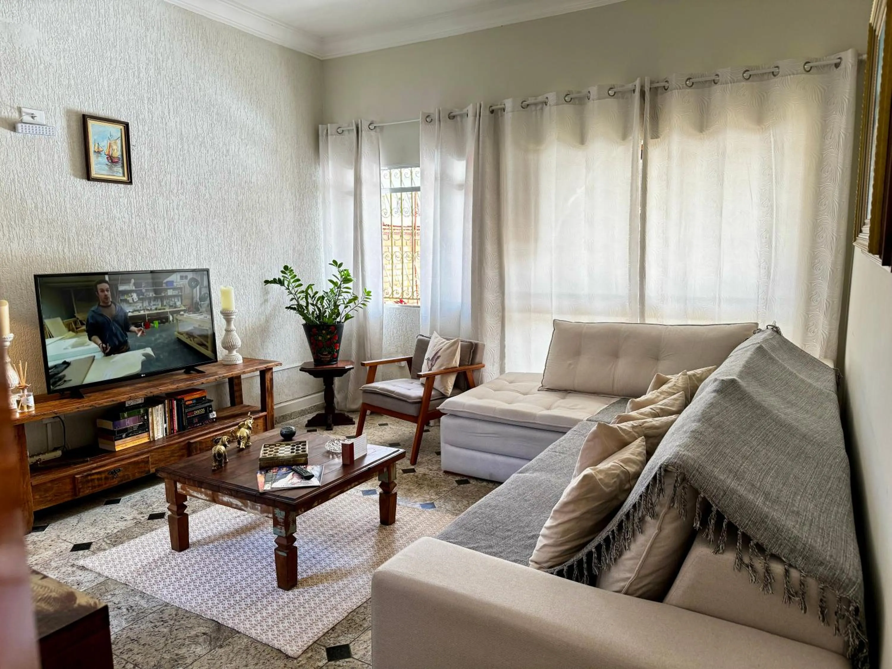 Living room in Pousada Amanhecer do Itaguá