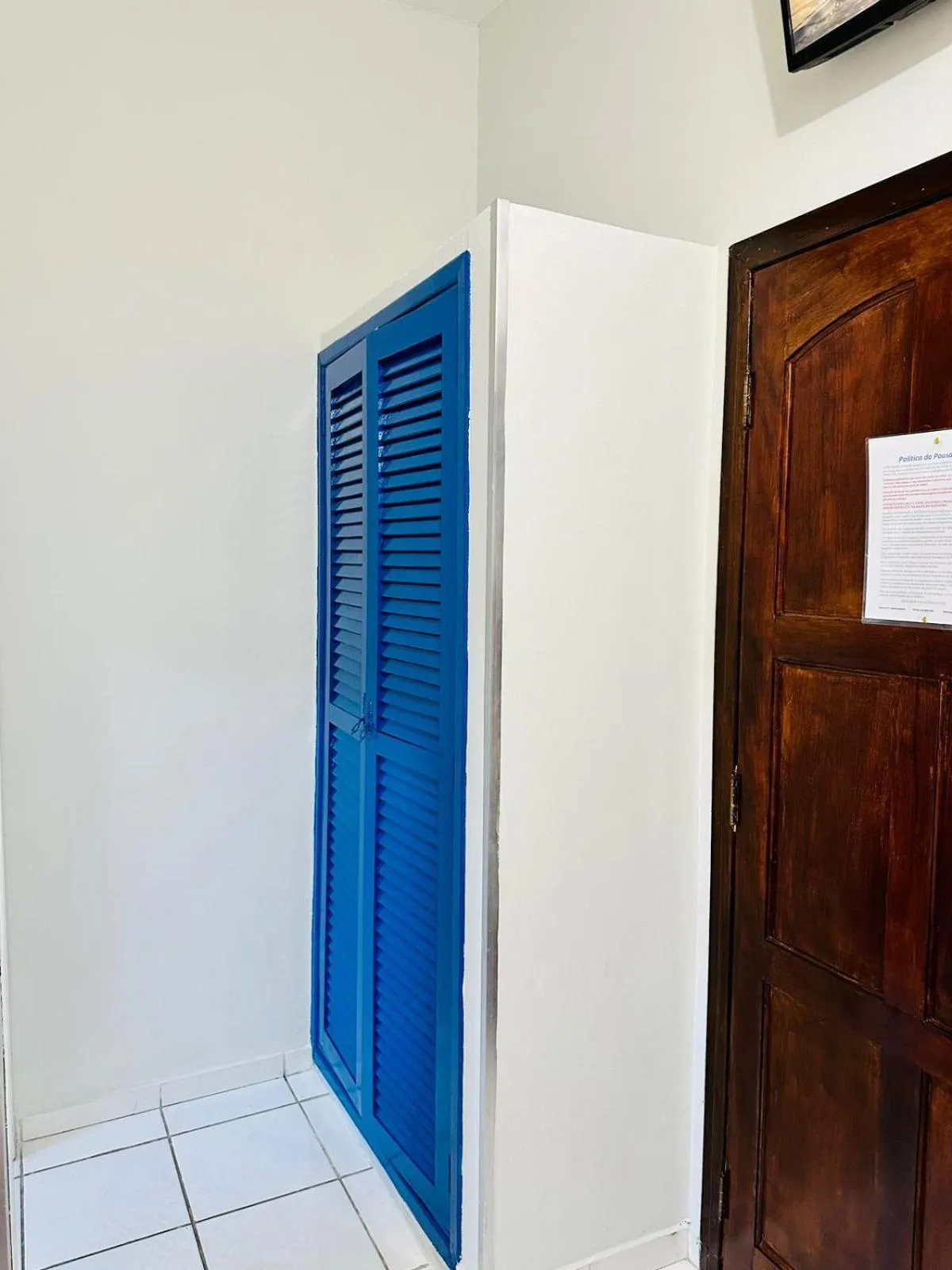 wardrobe in Pousada Amanhecer do Itaguá