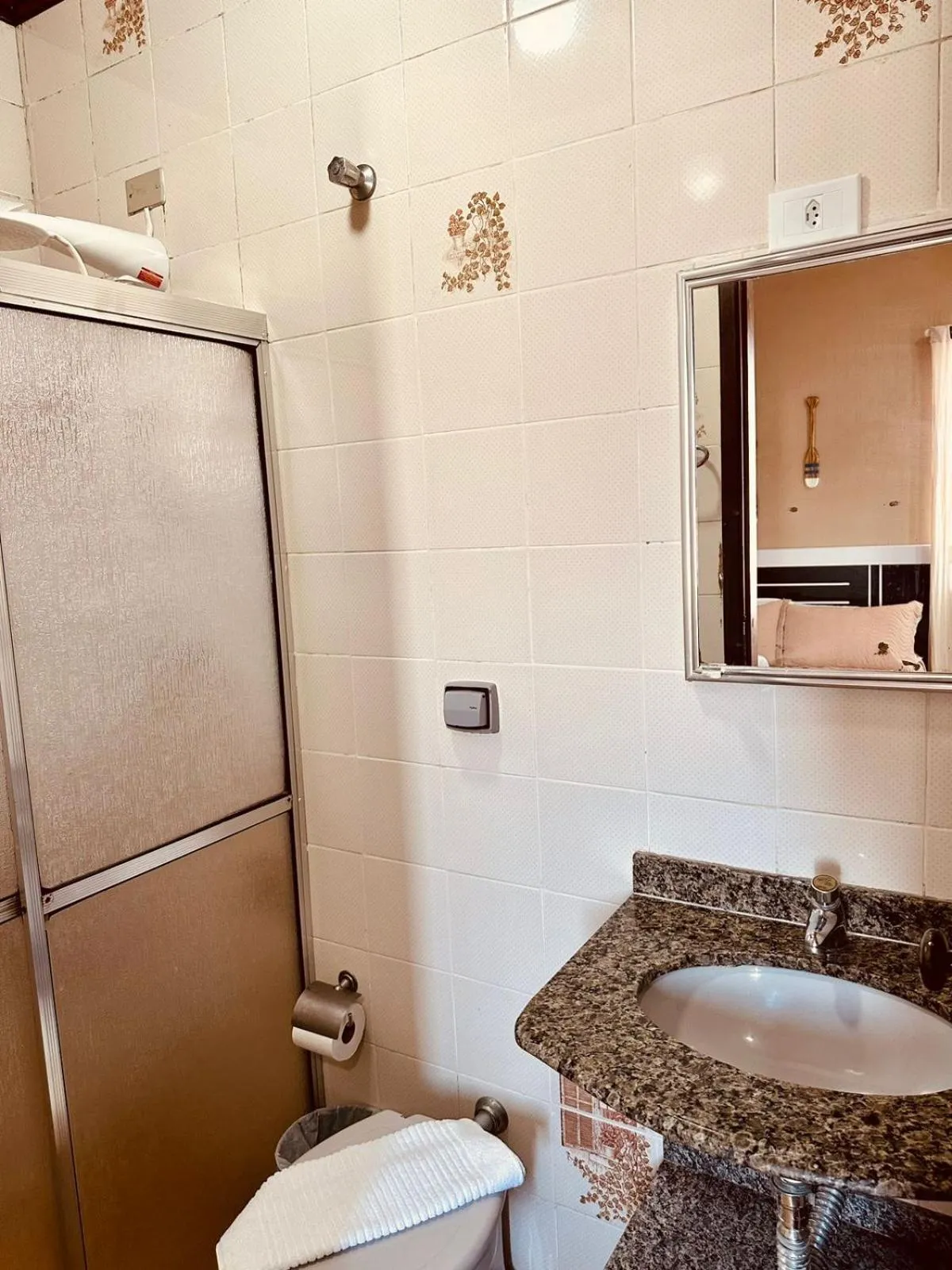 Shower in Pousada Amanhecer do Itaguá