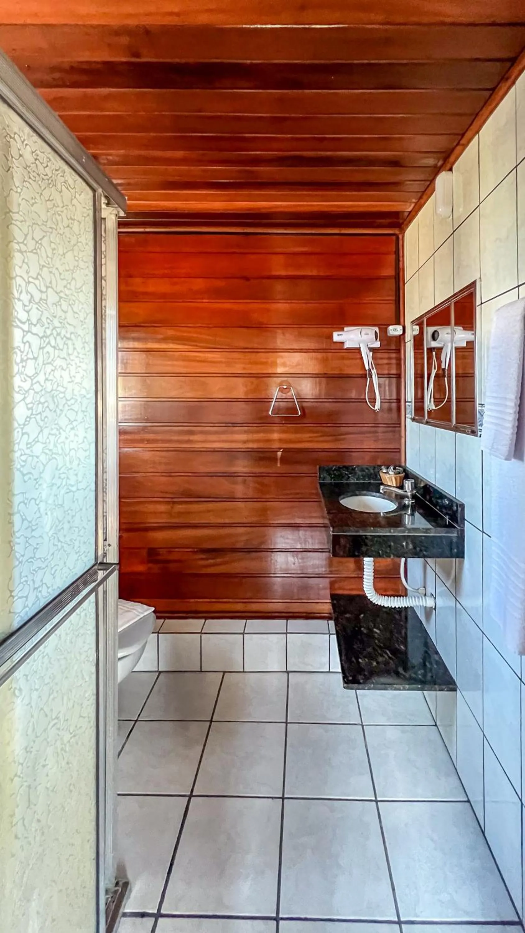 Bathroom in Pousada Amanhecer do Itaguá