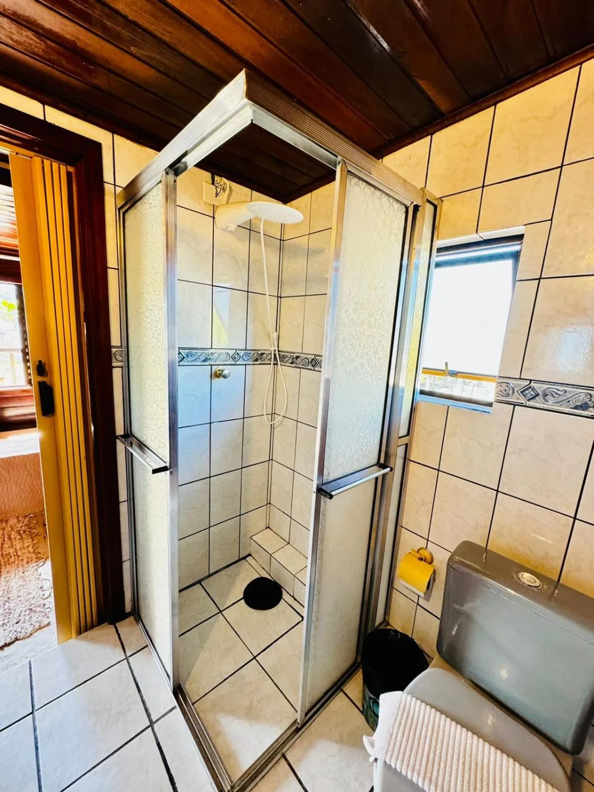 Shower in Pousada Amanhecer do Itaguá