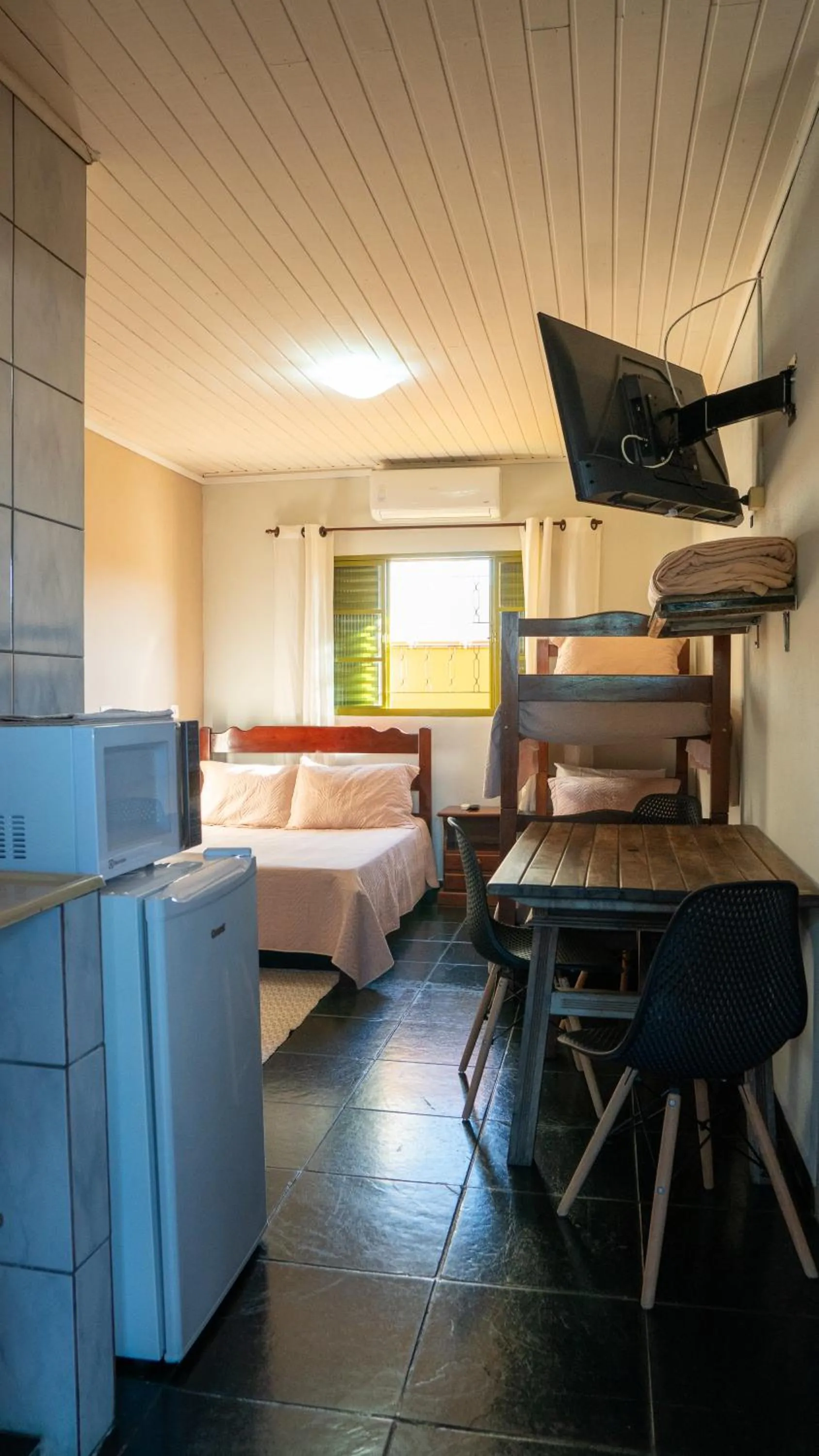 TV and multimedia in Pousada Amanhecer do Itaguá