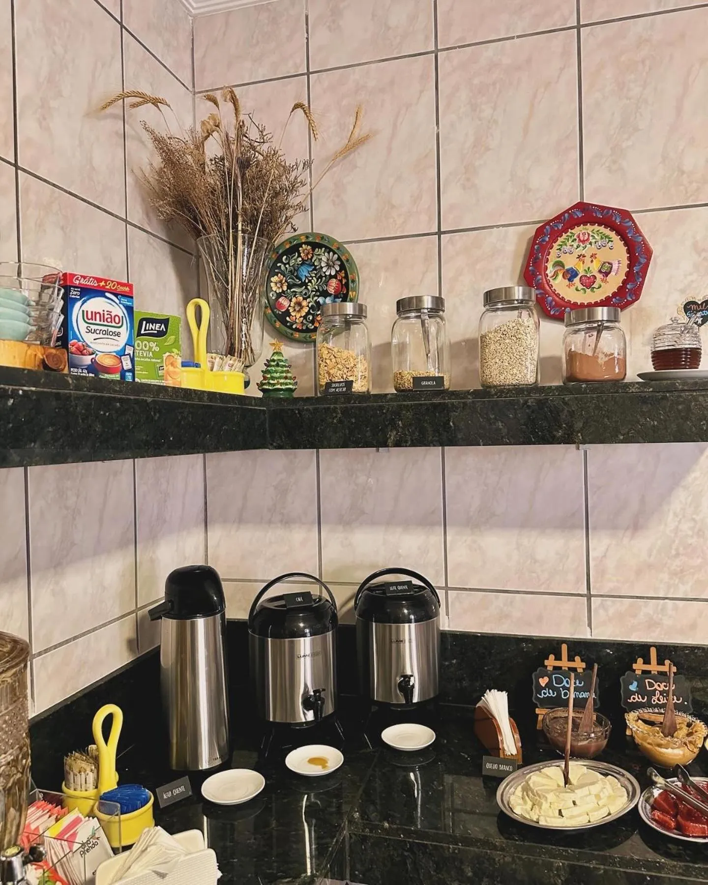 Breakfast in Pousada Amanhecer do Itaguá