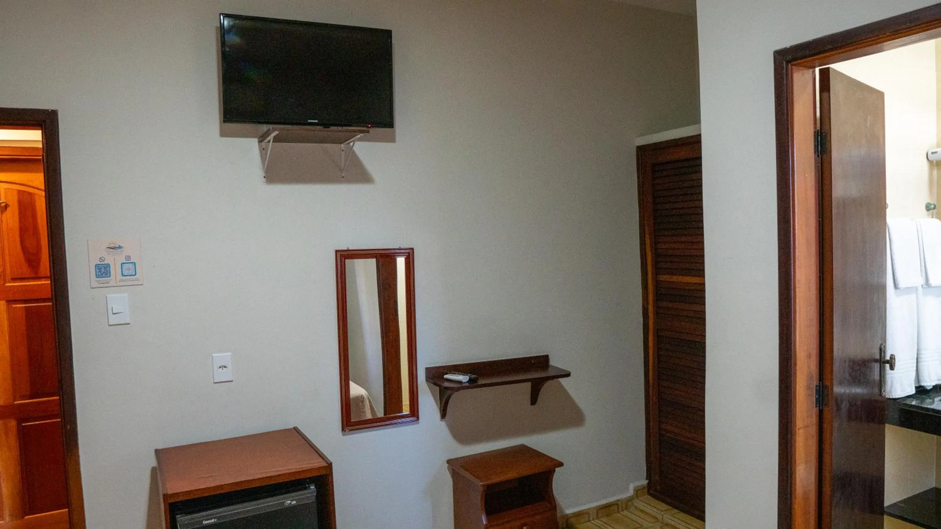 TV and multimedia in Pousada Amanhecer do Itaguá