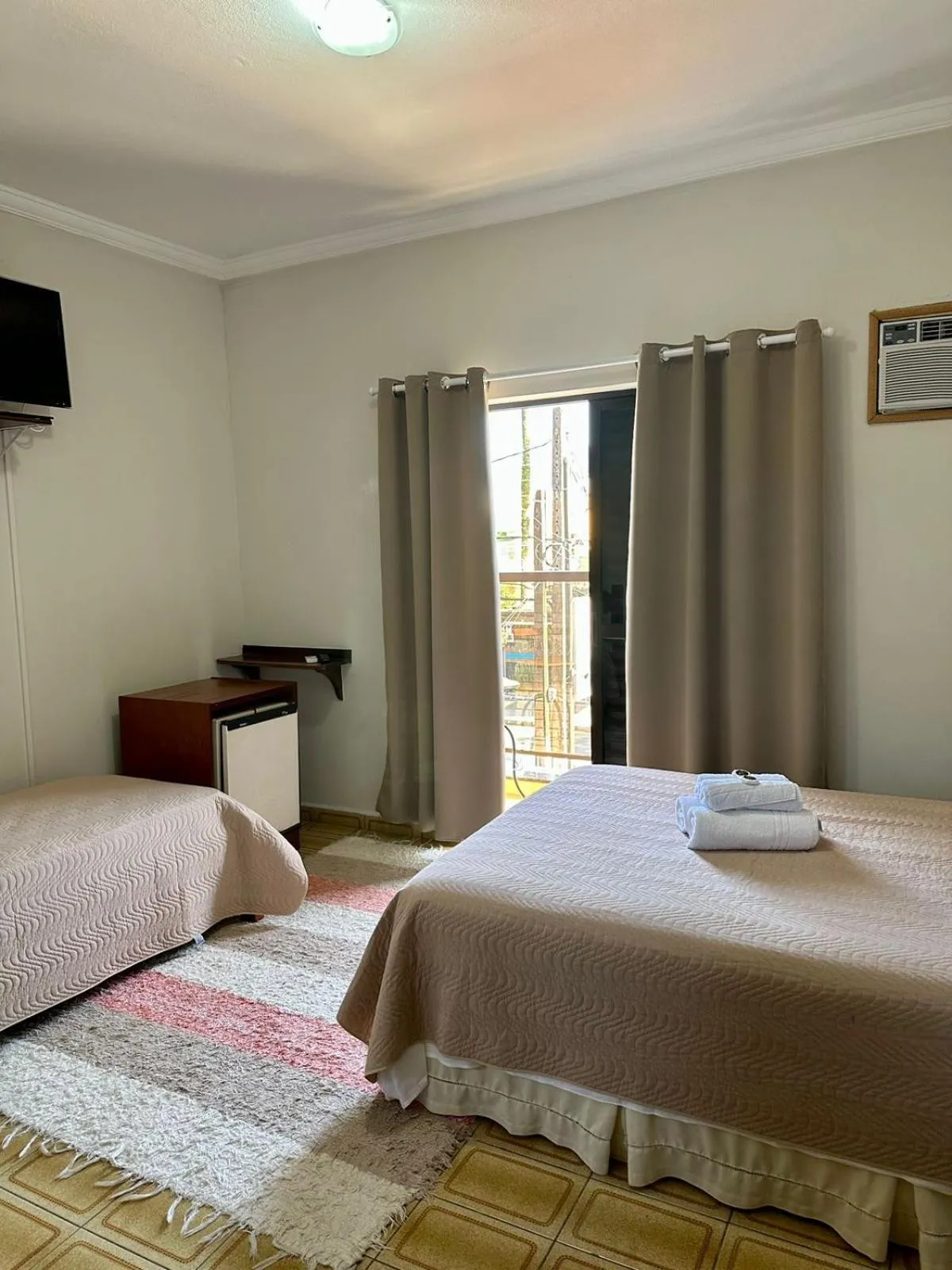 TV and multimedia in Pousada Amanhecer do Itaguá