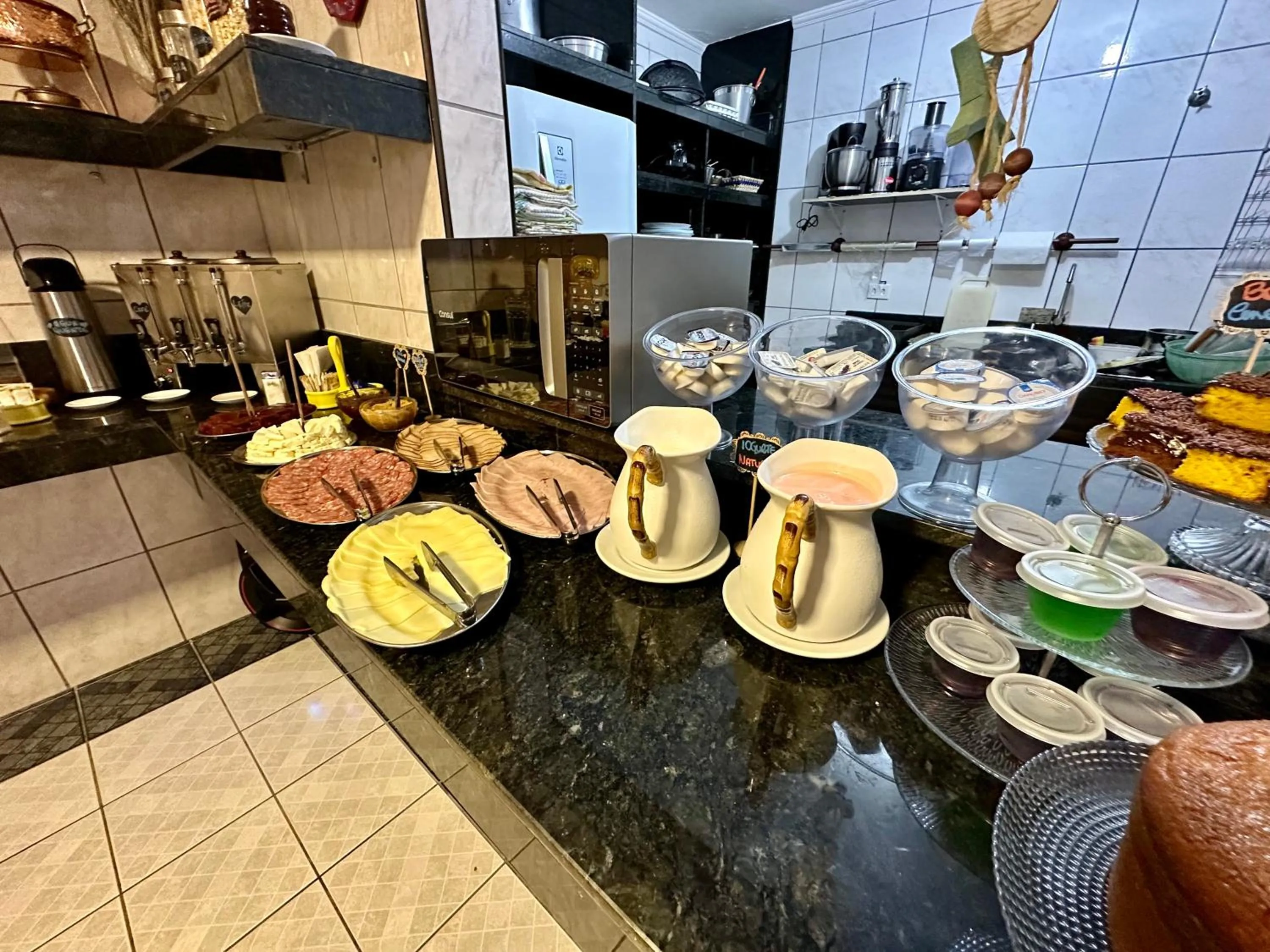 Breakfast in Pousada Amanhecer do Itaguá