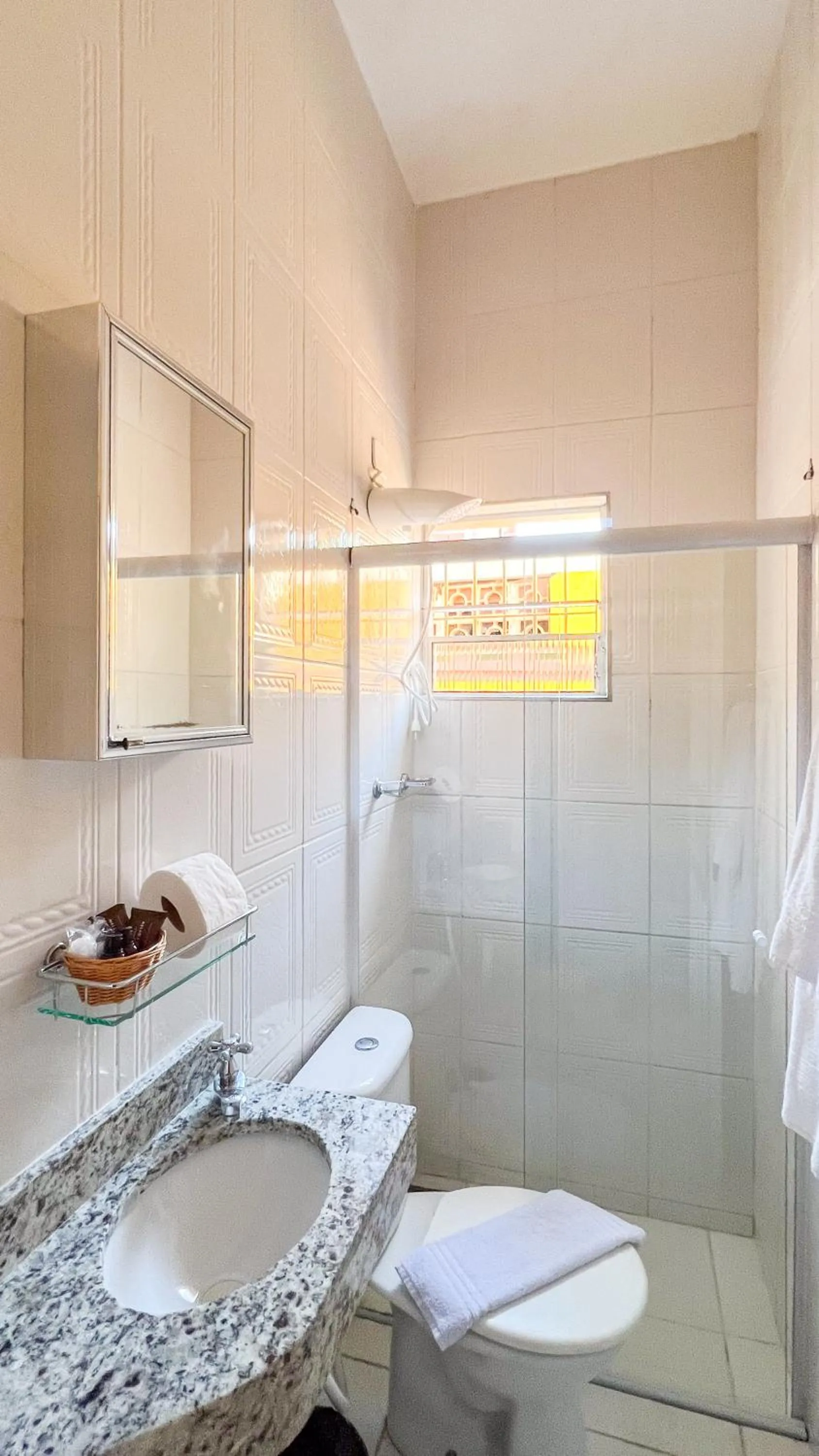 Bathroom in Pousada Amanhecer do Itaguá