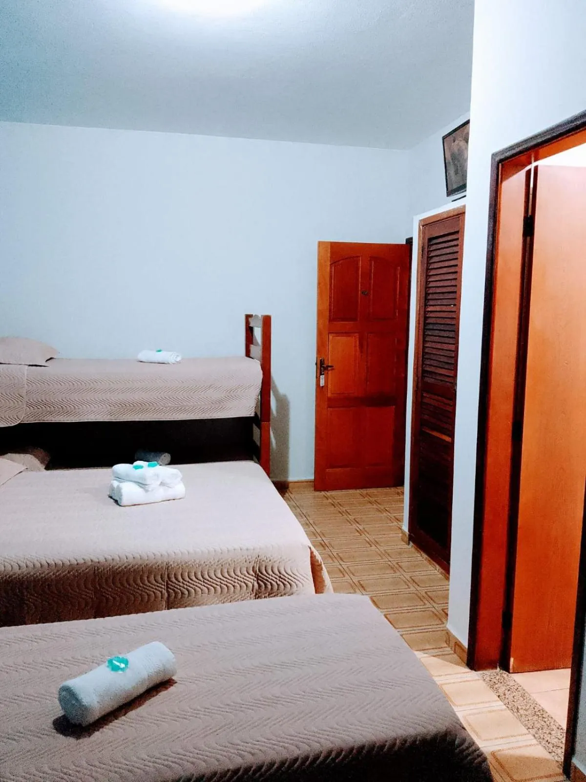 TV and multimedia in Pousada Amanhecer do Itaguá