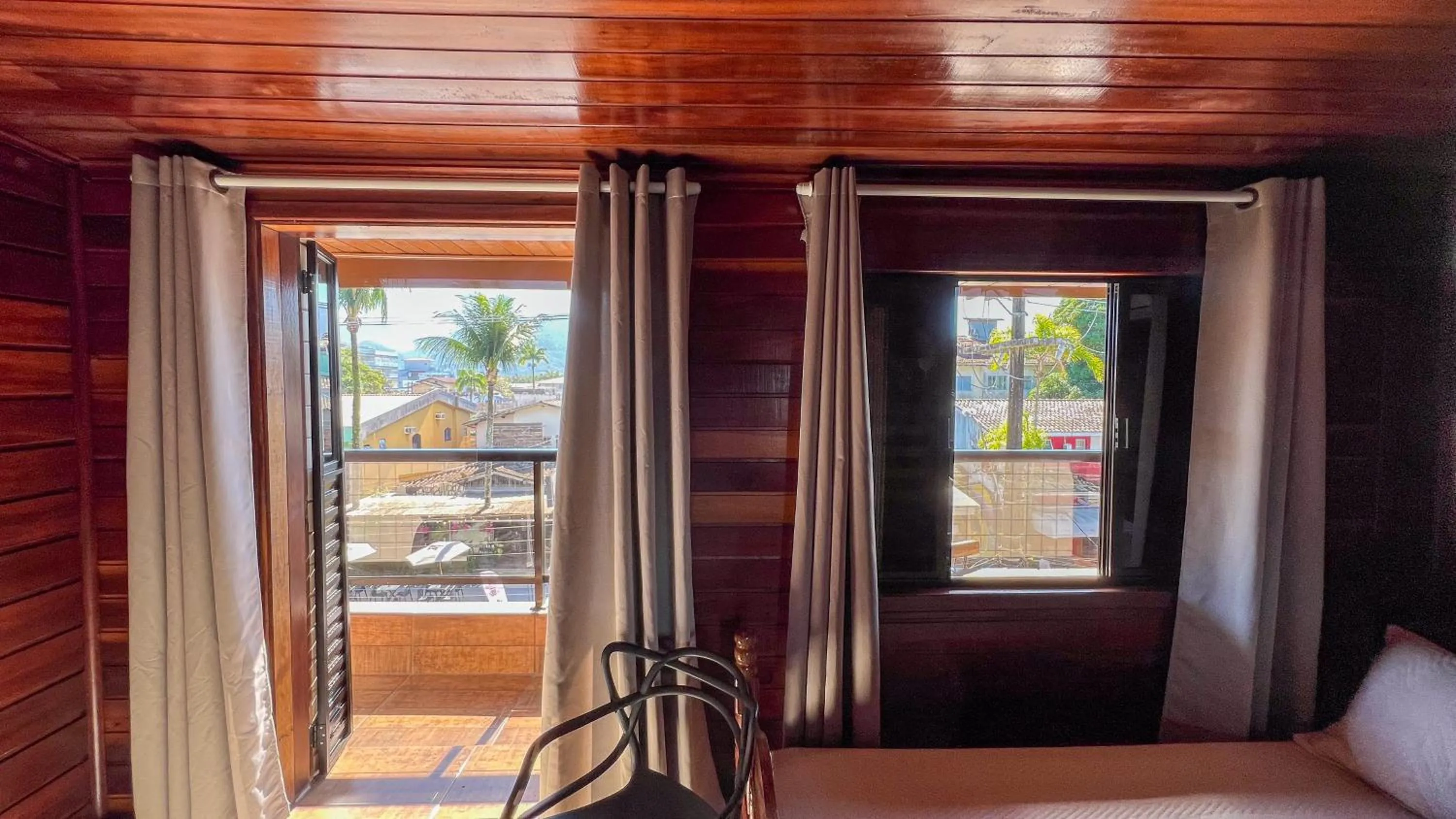 Photo of the whole room in Pousada Amanhecer do Itaguá