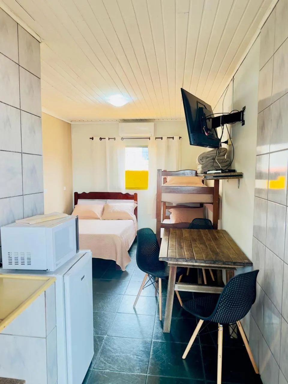 TV and multimedia in Pousada Amanhecer do Itaguá