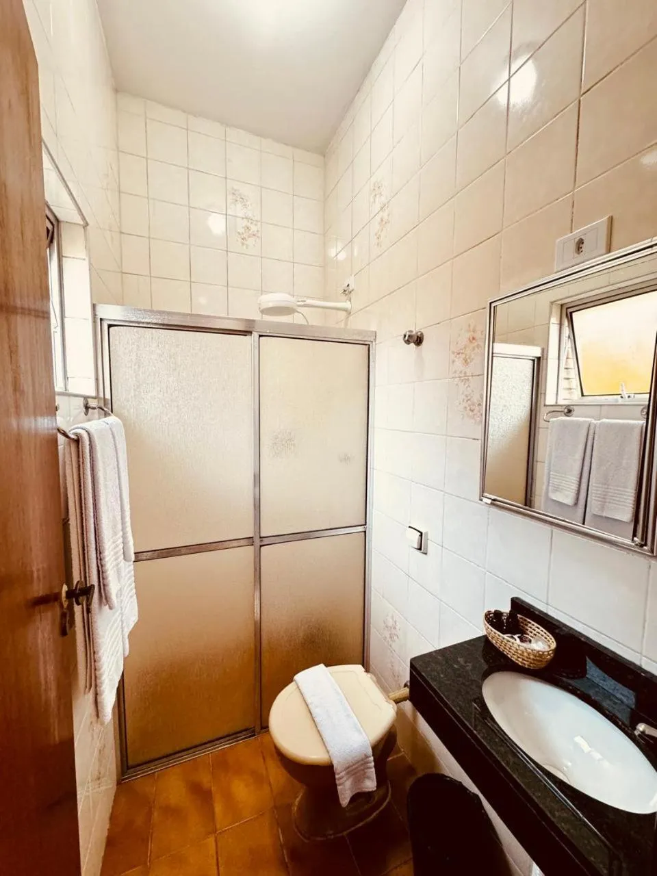 Shower in Pousada Amanhecer do Itaguá