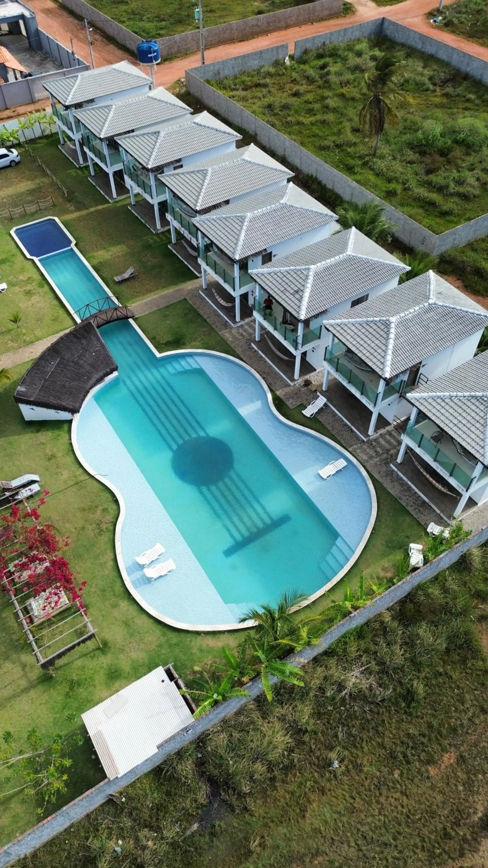 Property building in pousada sol e violao smg