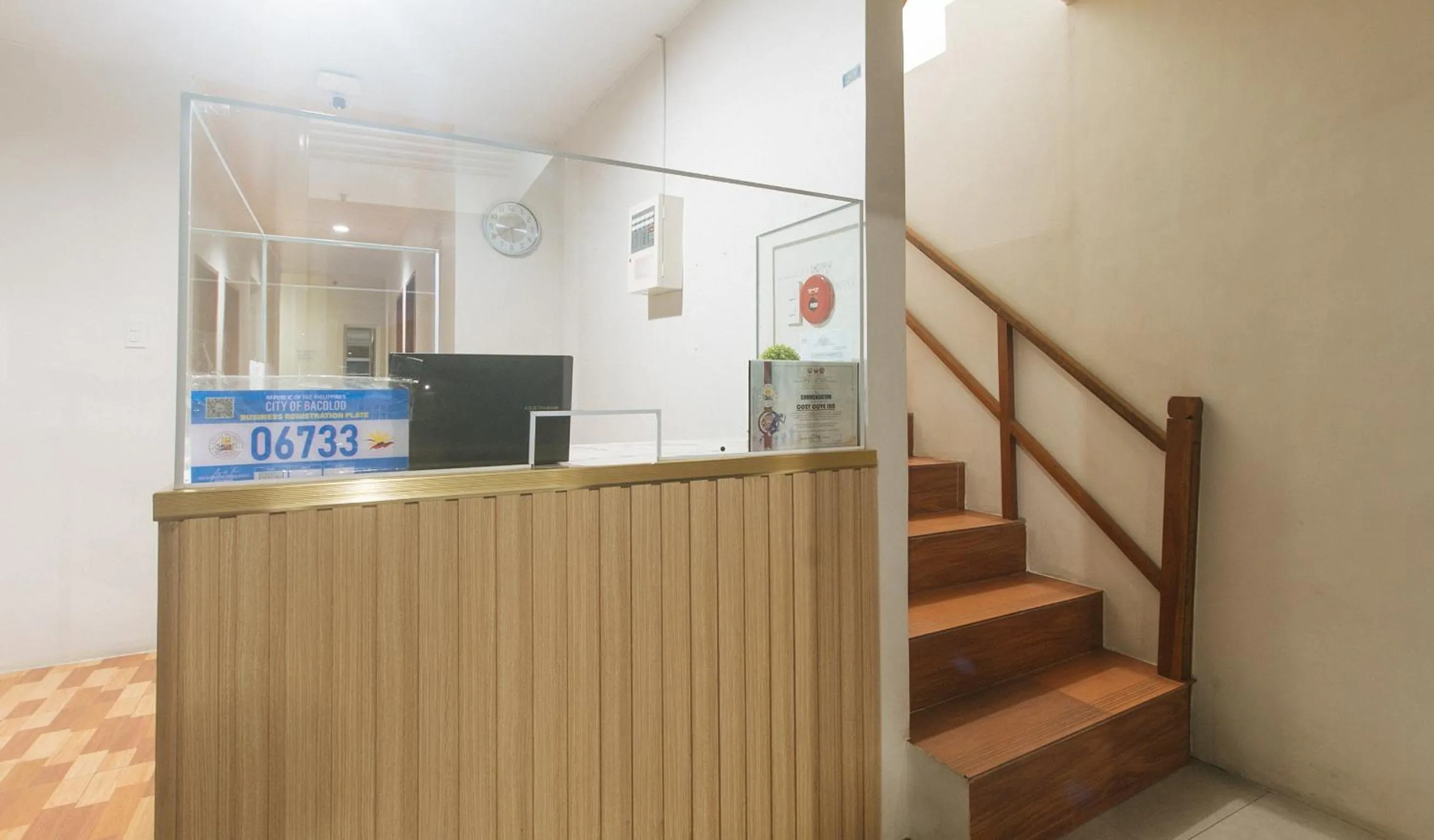 Lobby or reception in Cozy Cove Inn by RedDoorz
