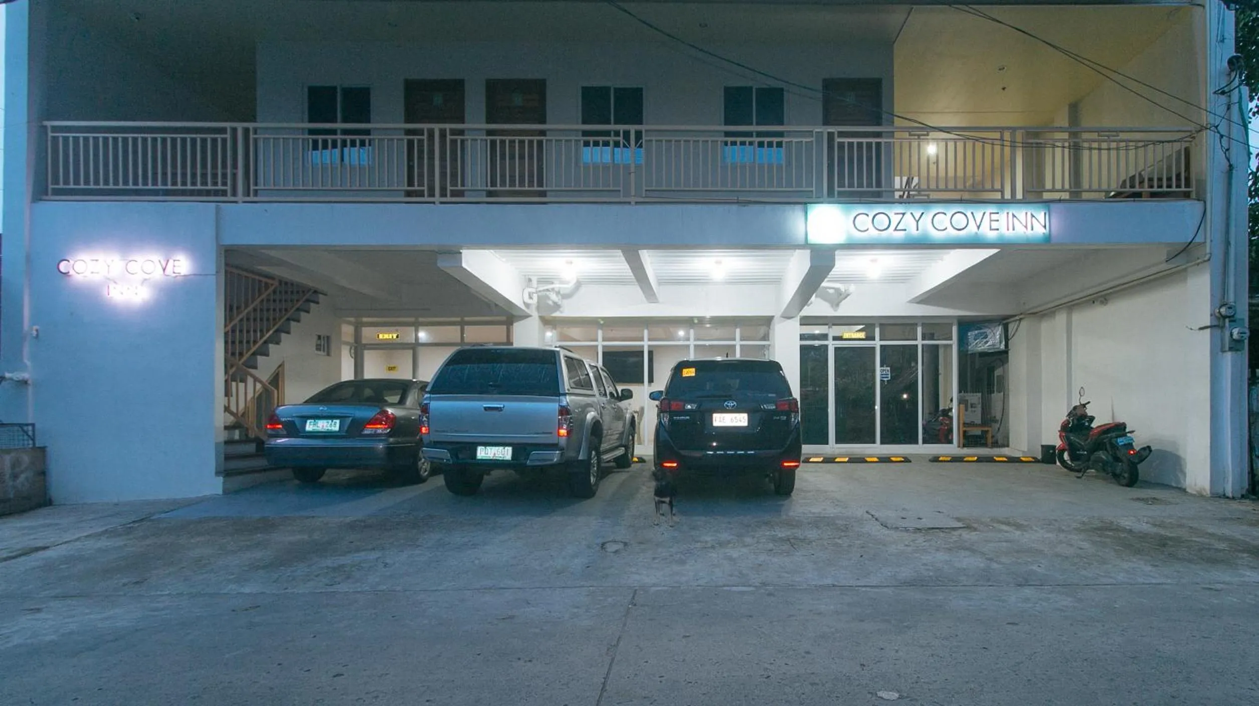 Parking in Cozy Cove Inn by RedDoorz