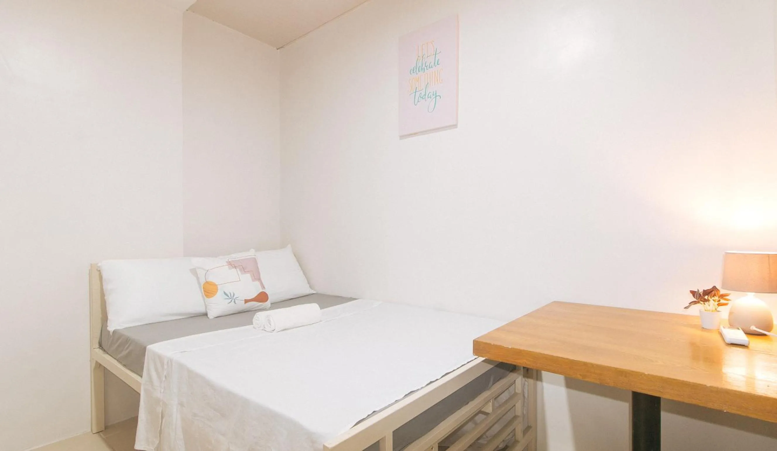 Photo of the whole room, Bed in Cozy Cove Inn by RedDoorz