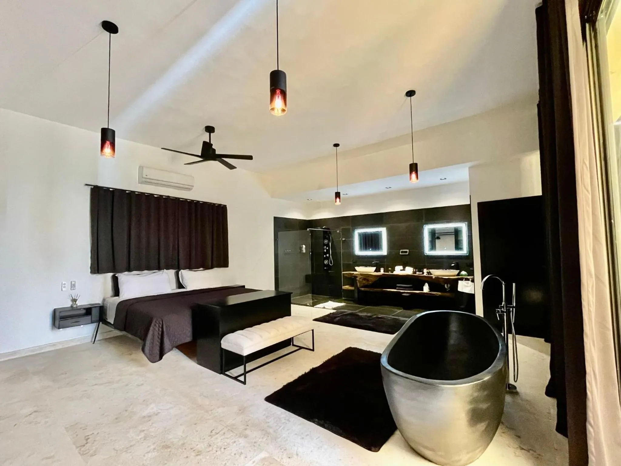 Casa Black and White Frente al Mar