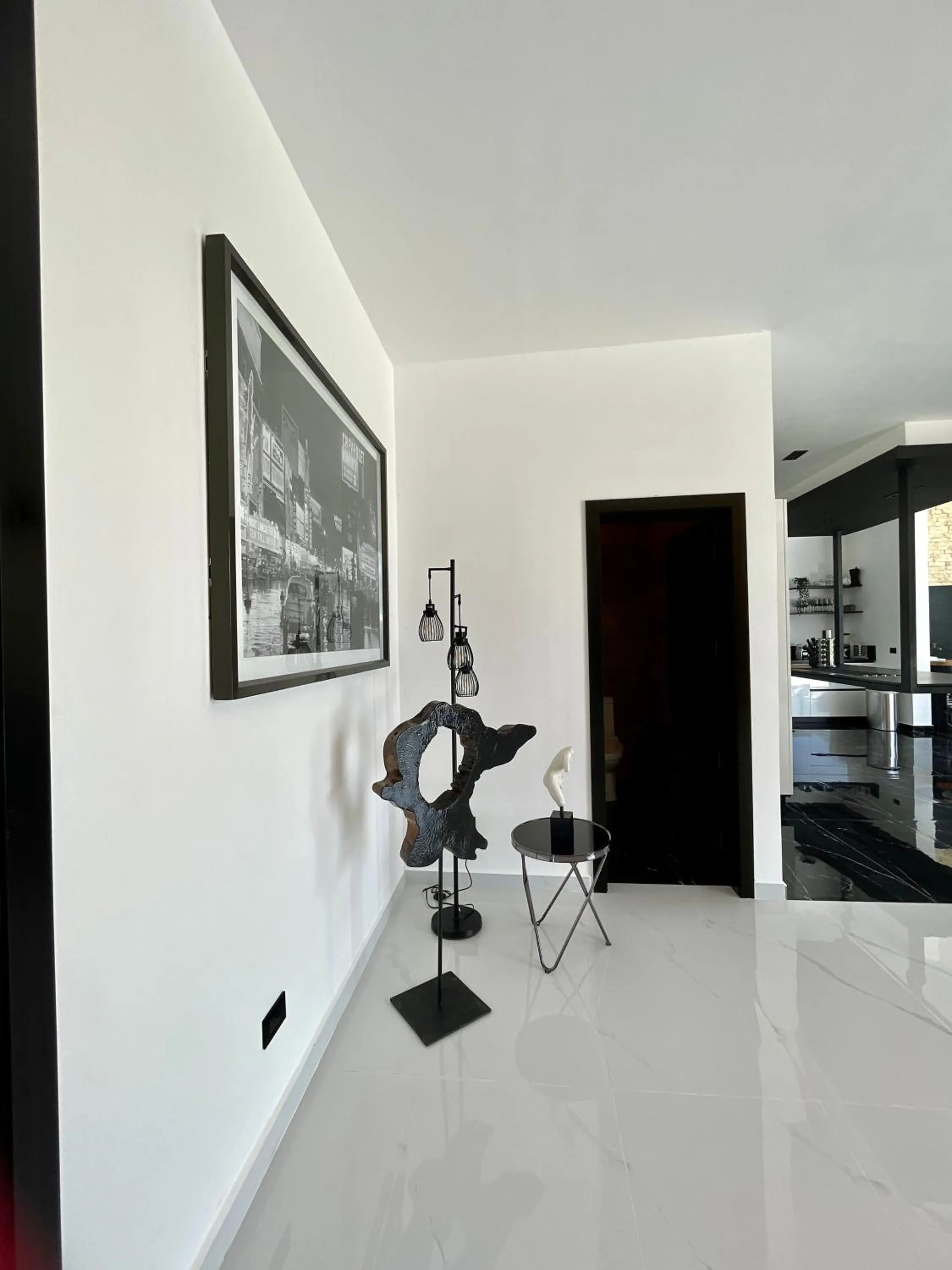Casa Black and White Frente al Mar