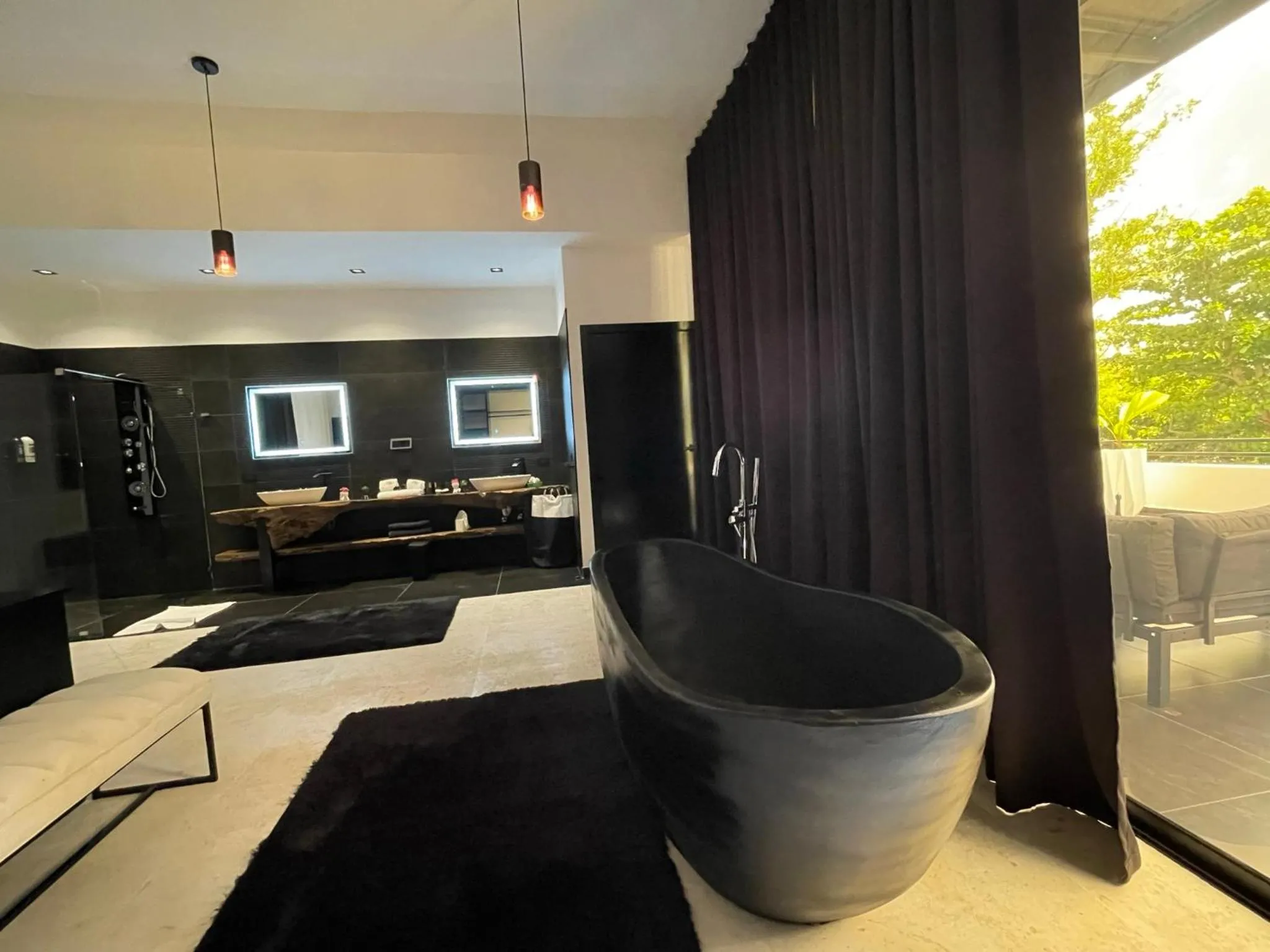 Casa Black and White Frente al Mar