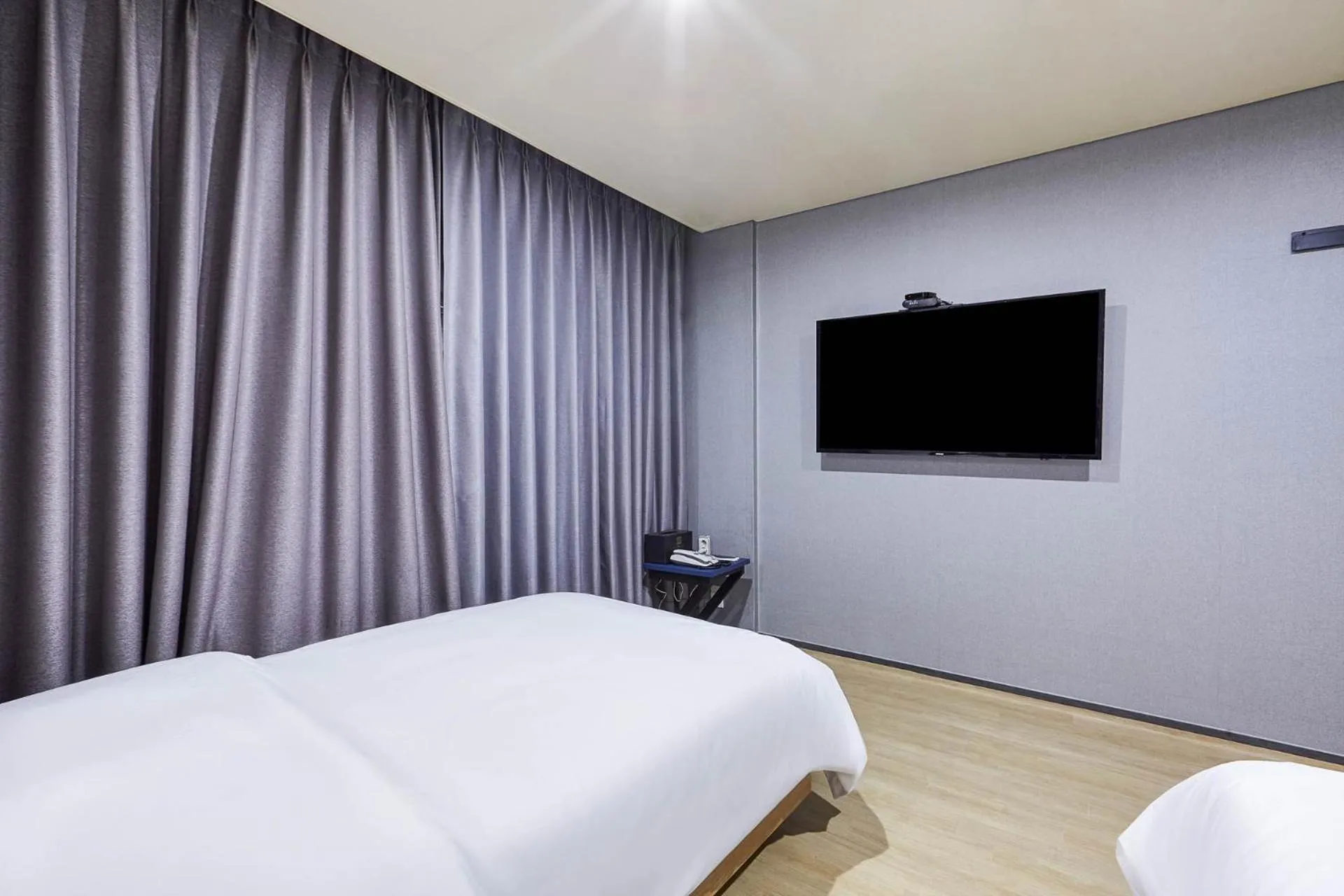 Bed in Icheon Paradise Hotel