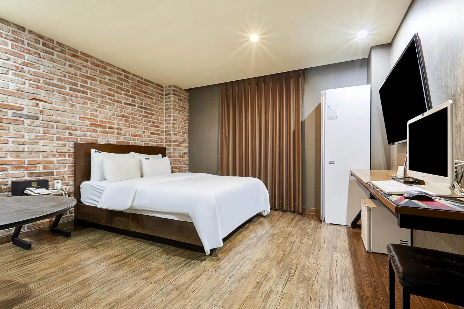 Bed in Icheon Paradise Hotel