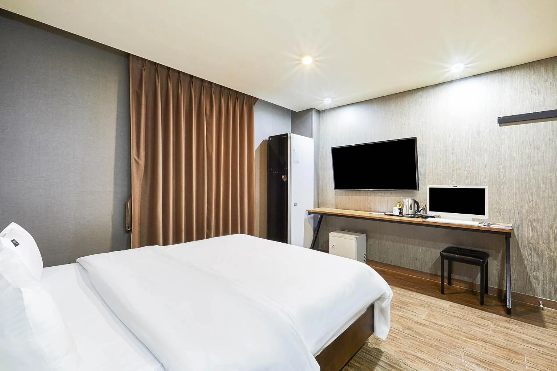 Bed in Icheon Paradise Hotel