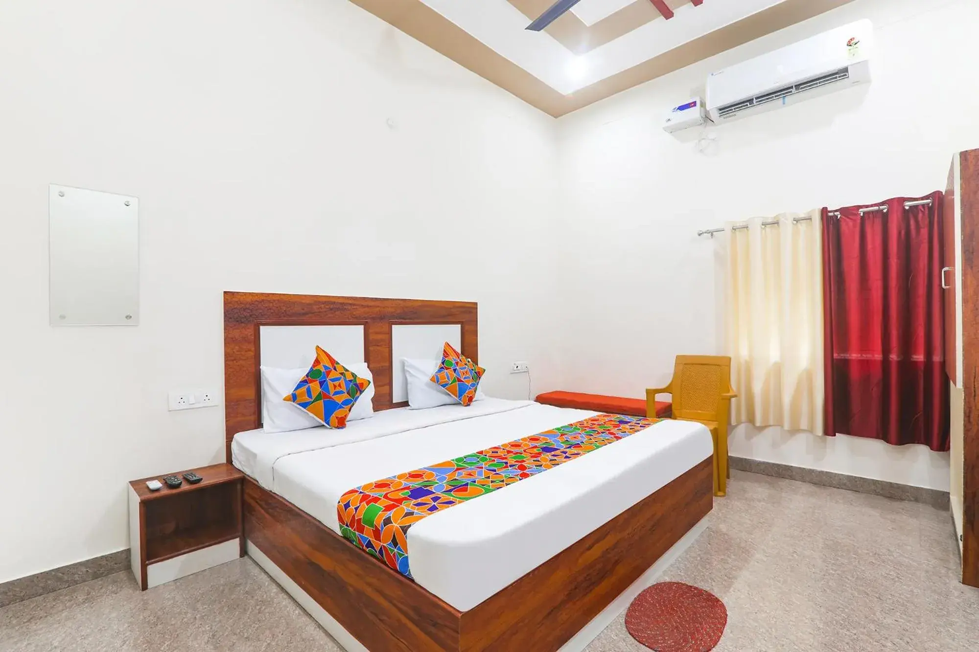 Bed in FabHotel Shree Venkatesh Nileyam Bed in FabHotel Shree Venkatesh Nileyam