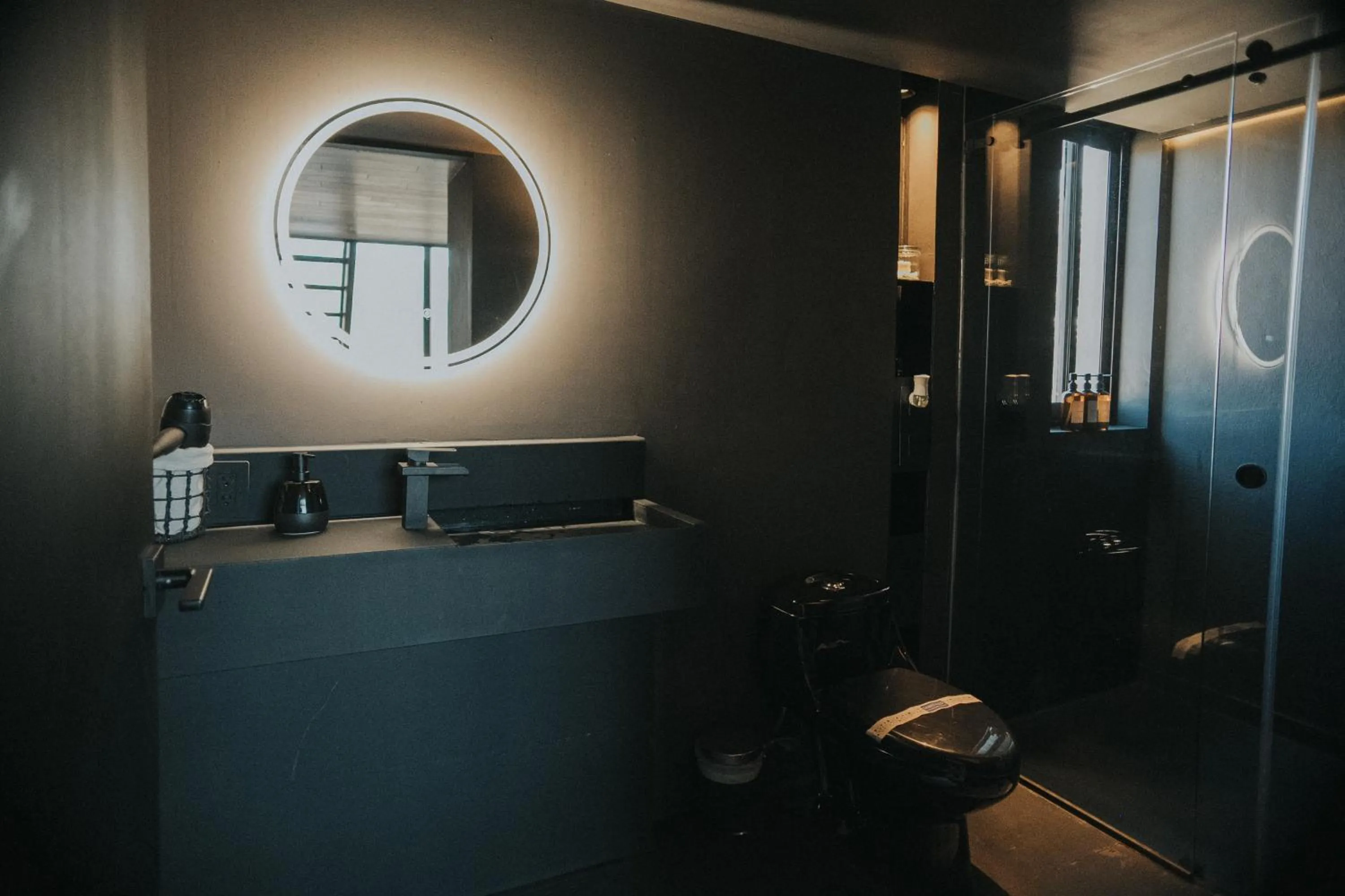 Shower in Dolmen Hotel Boutique