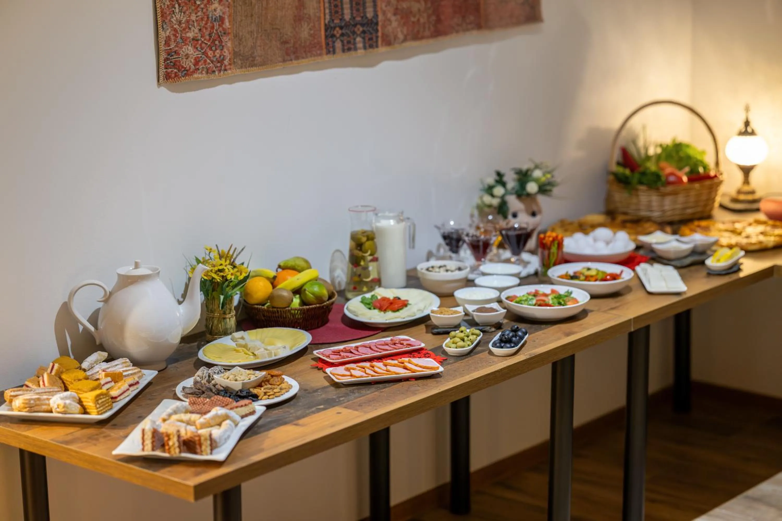 Restaurant/places to eat in Melodia KAZBEGI