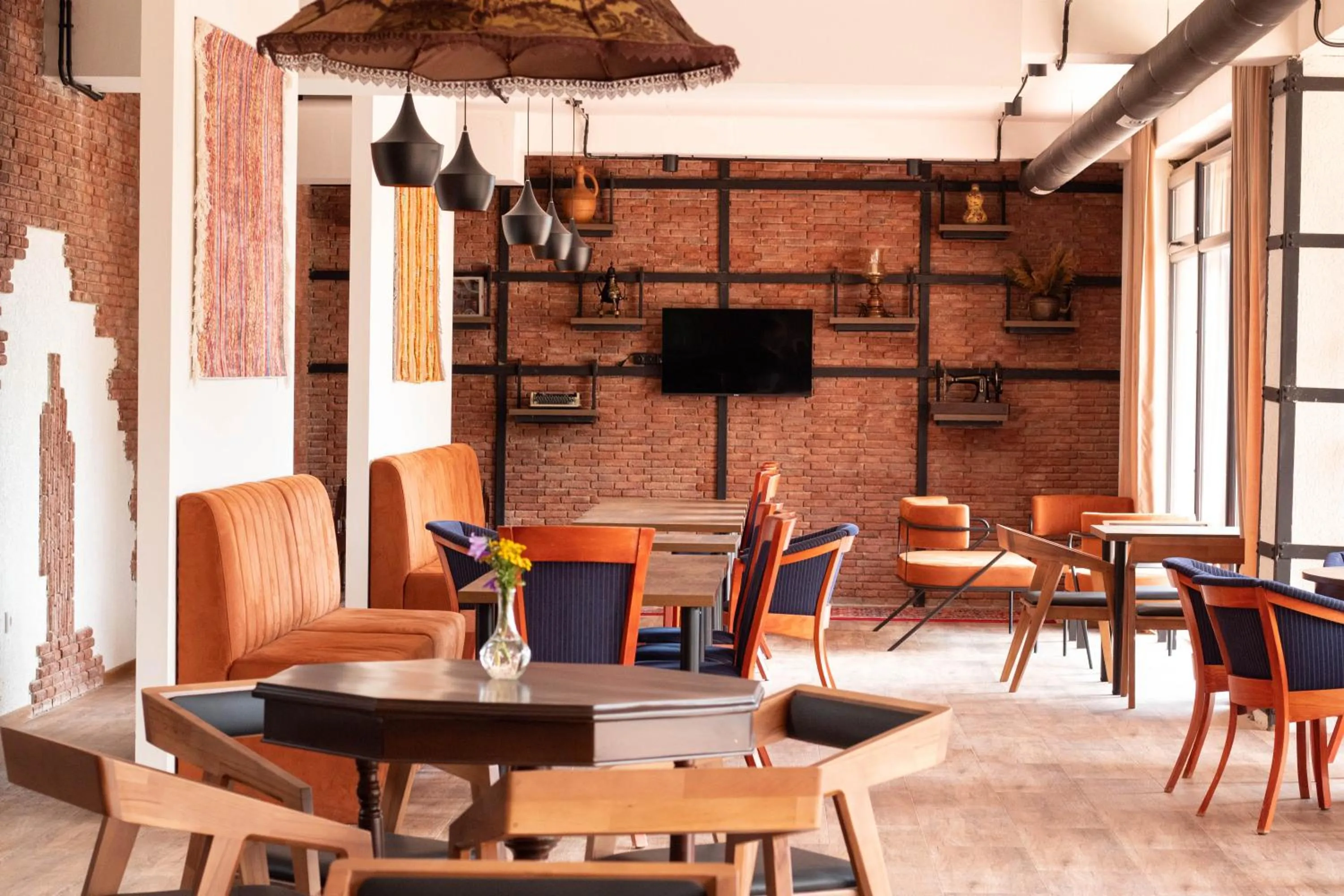 Restaurant/places to eat in Melodia KAZBEGI
