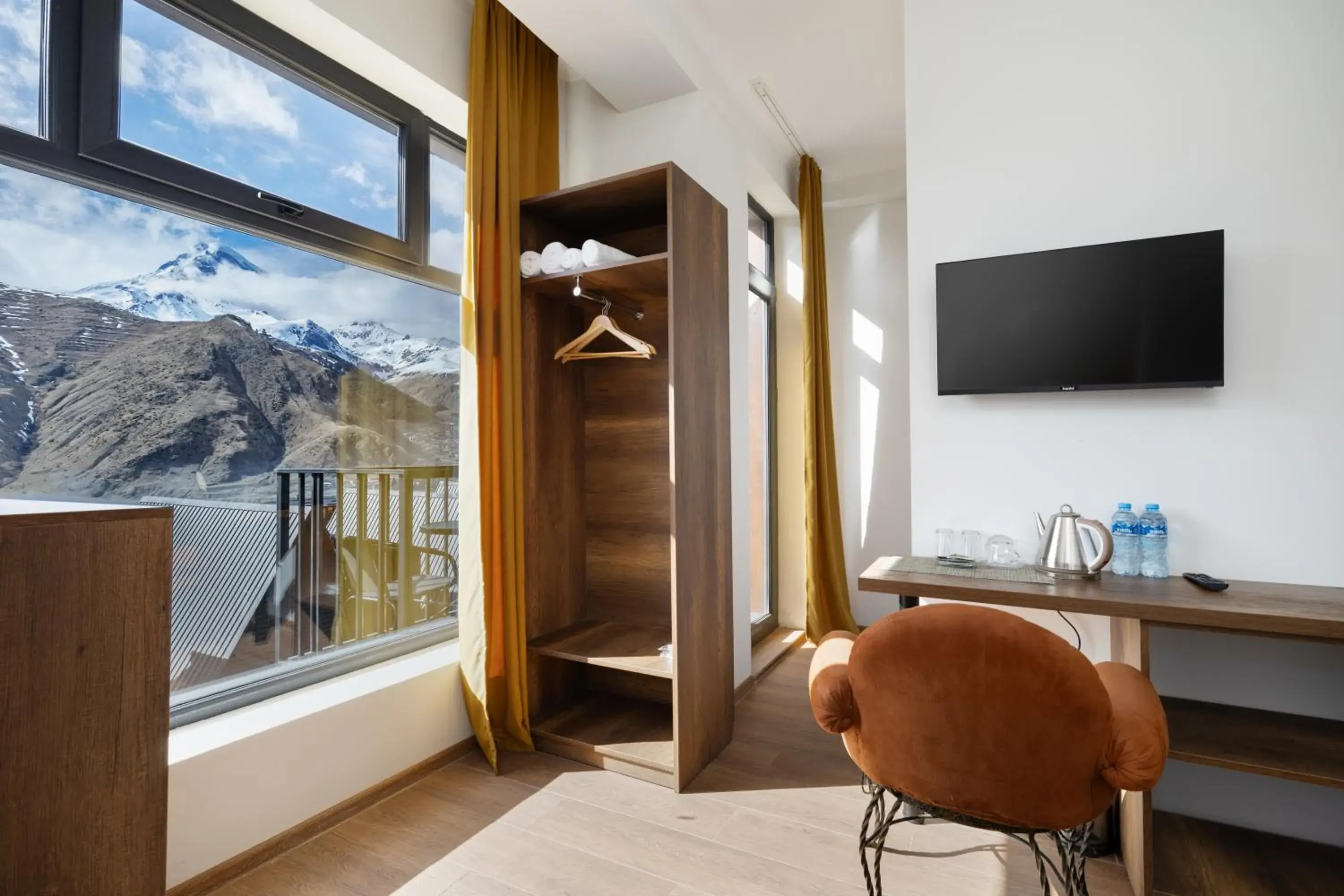 Double or Twin Room with Mountain View in Melodia KAZBEGI Double or Twin Room with Mountain View in Melodia KAZBEGI