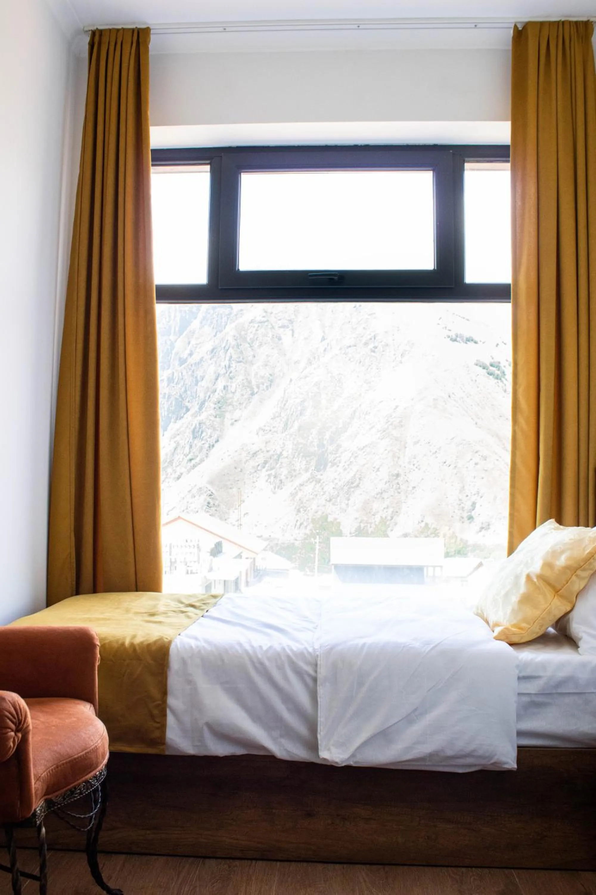 Bed in Melodia KAZBEGI