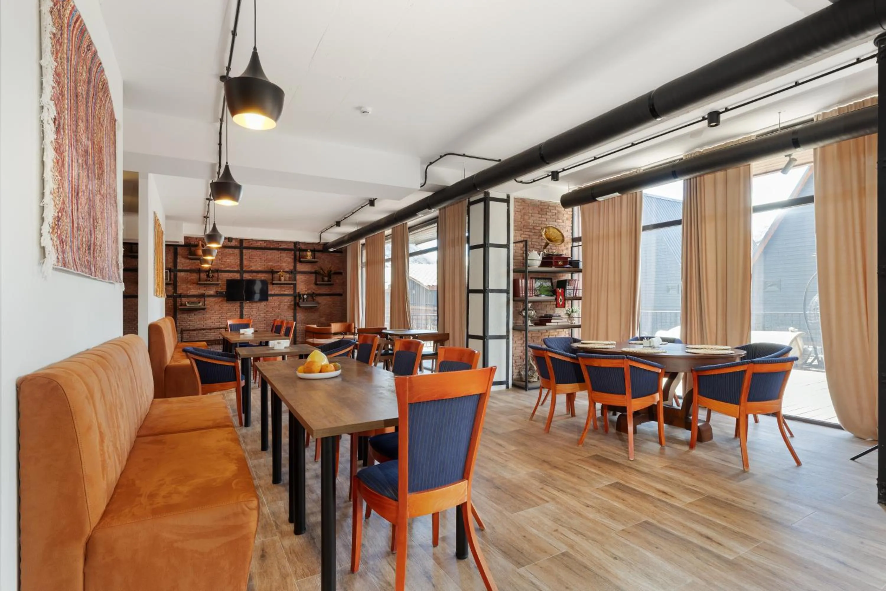 Restaurant/places to eat in Melodia KAZBEGI
