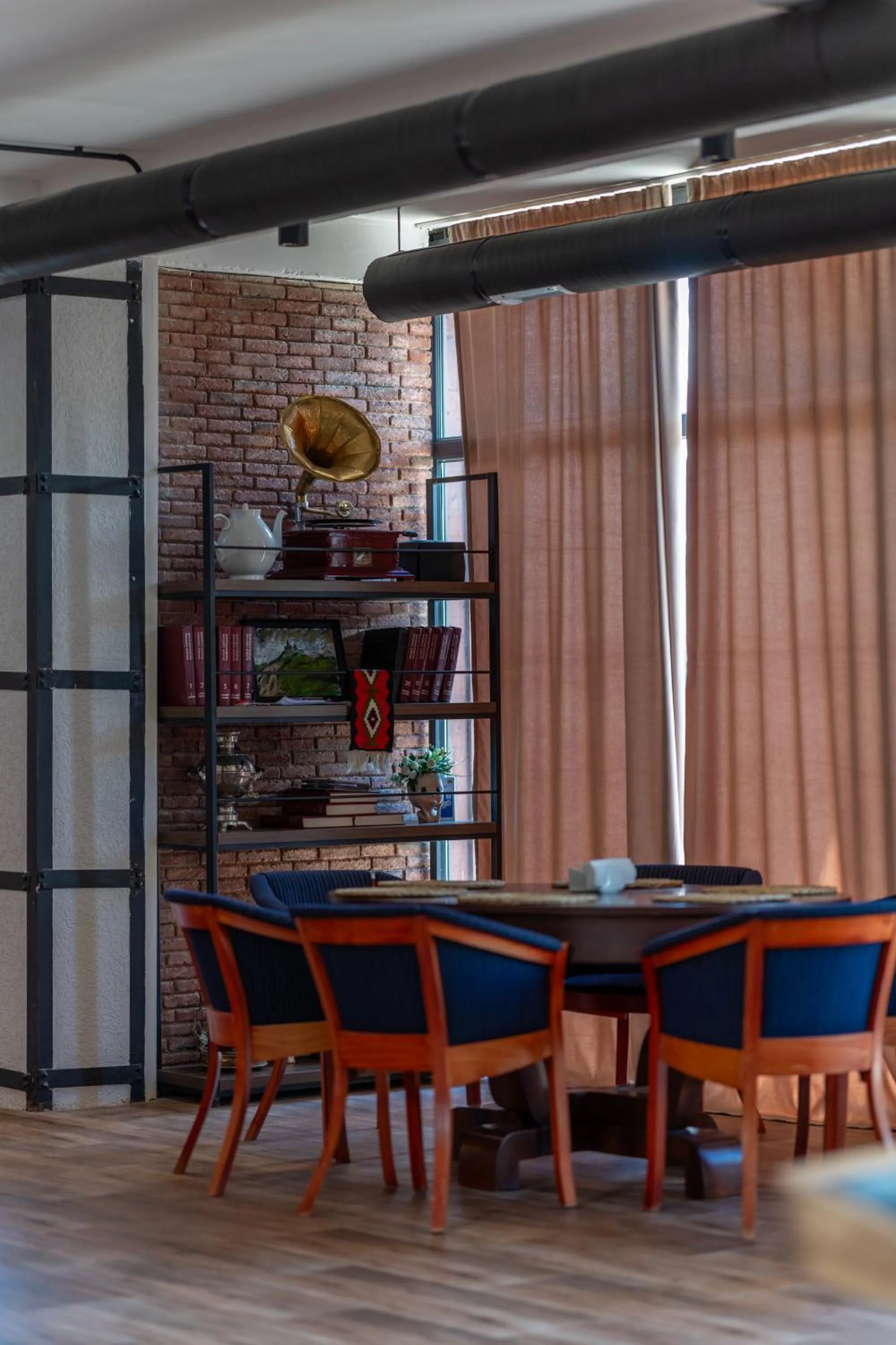 Restaurant/places to eat in Melodia KAZBEGI