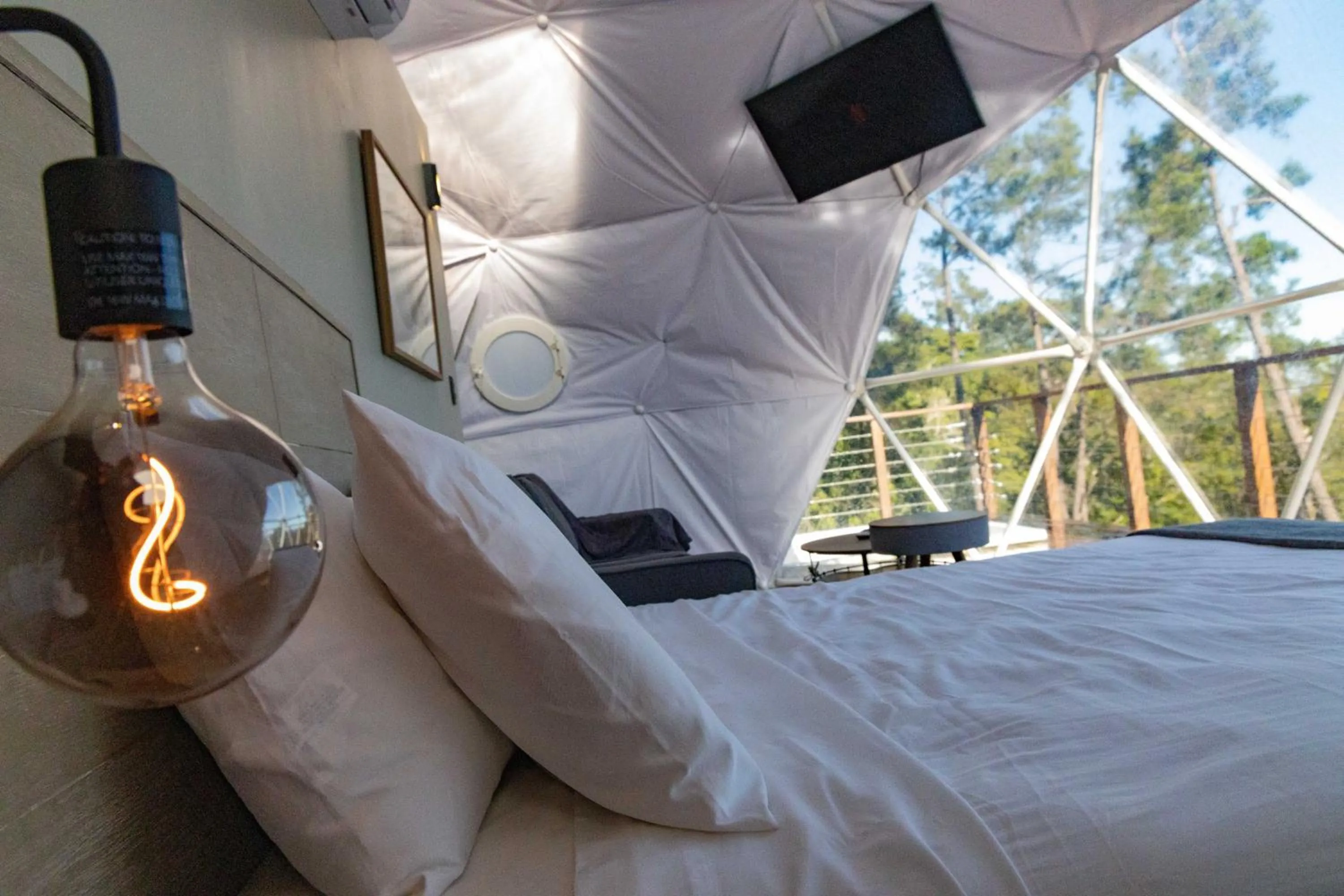 Bed in The Domes Jarabacoa
