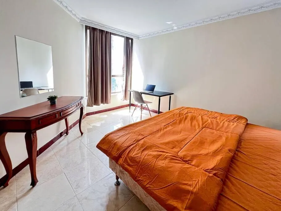 Bed in Large and Strategic Apt 3BR with WiFi & Pool
