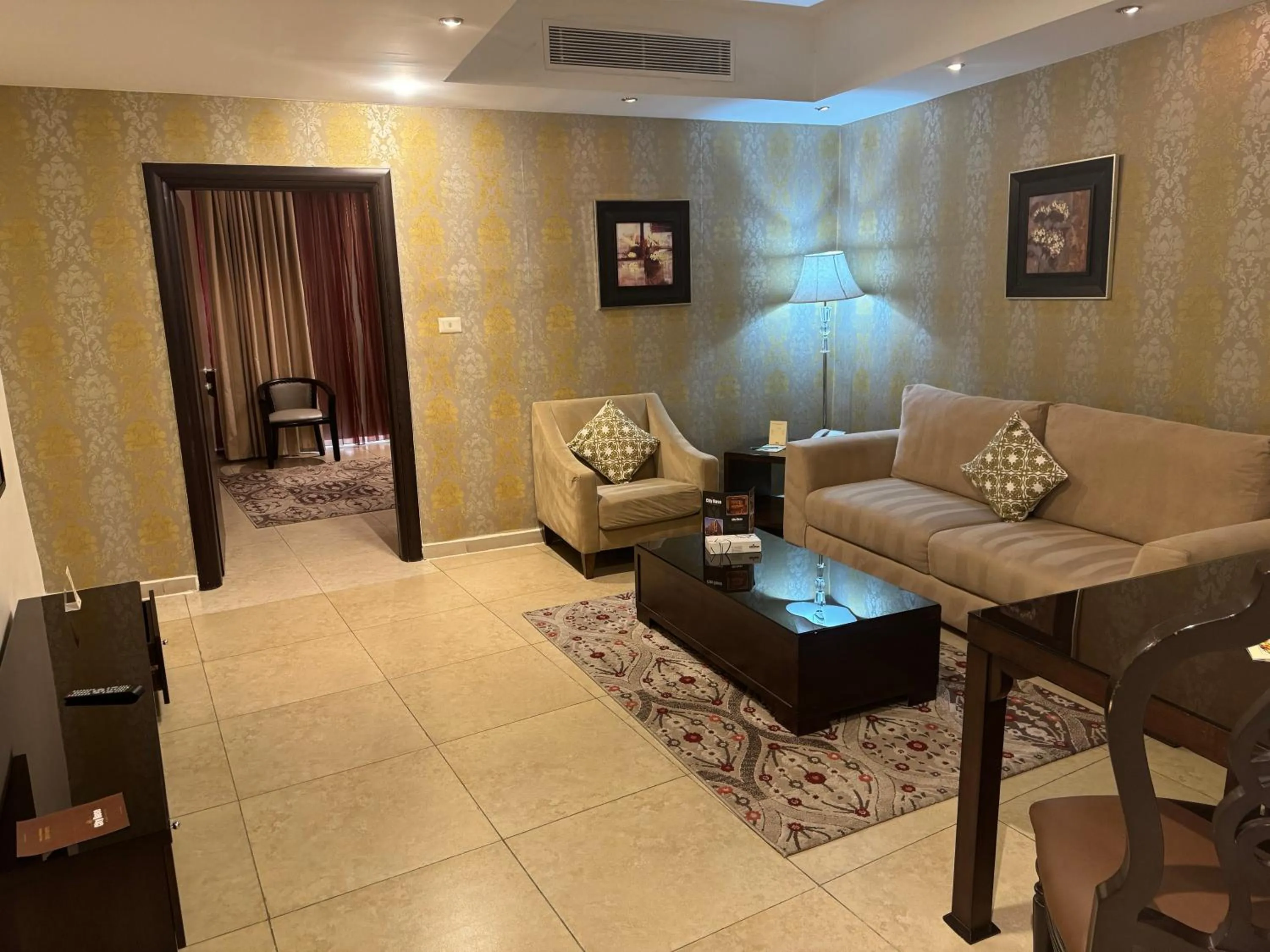 City Rose Hotel Suites