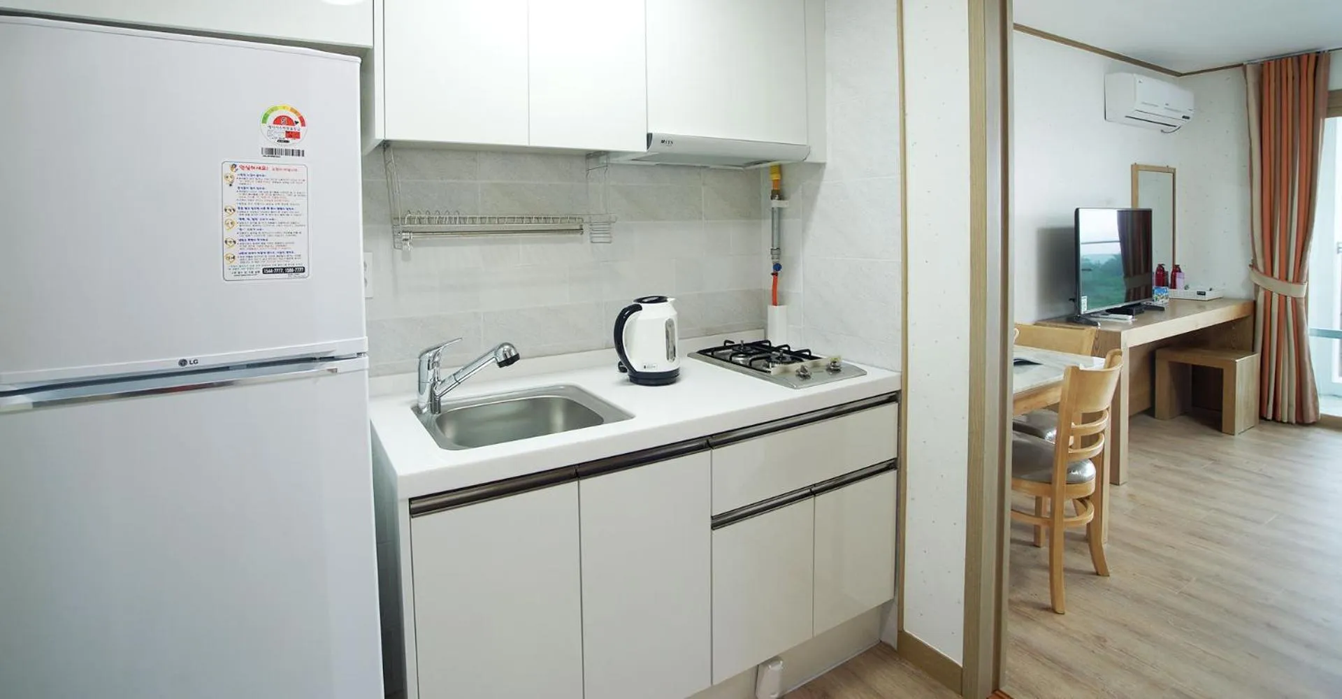 Kitchen or kitchenette in Bowhill Resort & Pension