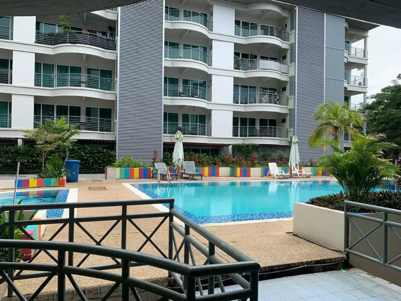 Swimming pool in Perdana Serviced Apartment & Resorts