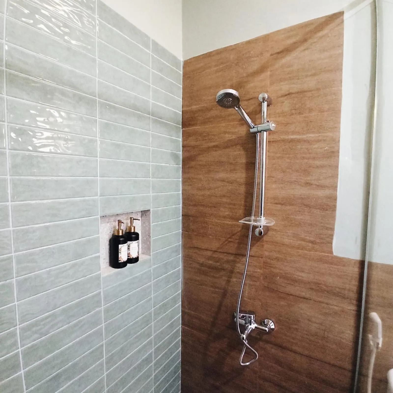 Shower in Sribudaya Resort