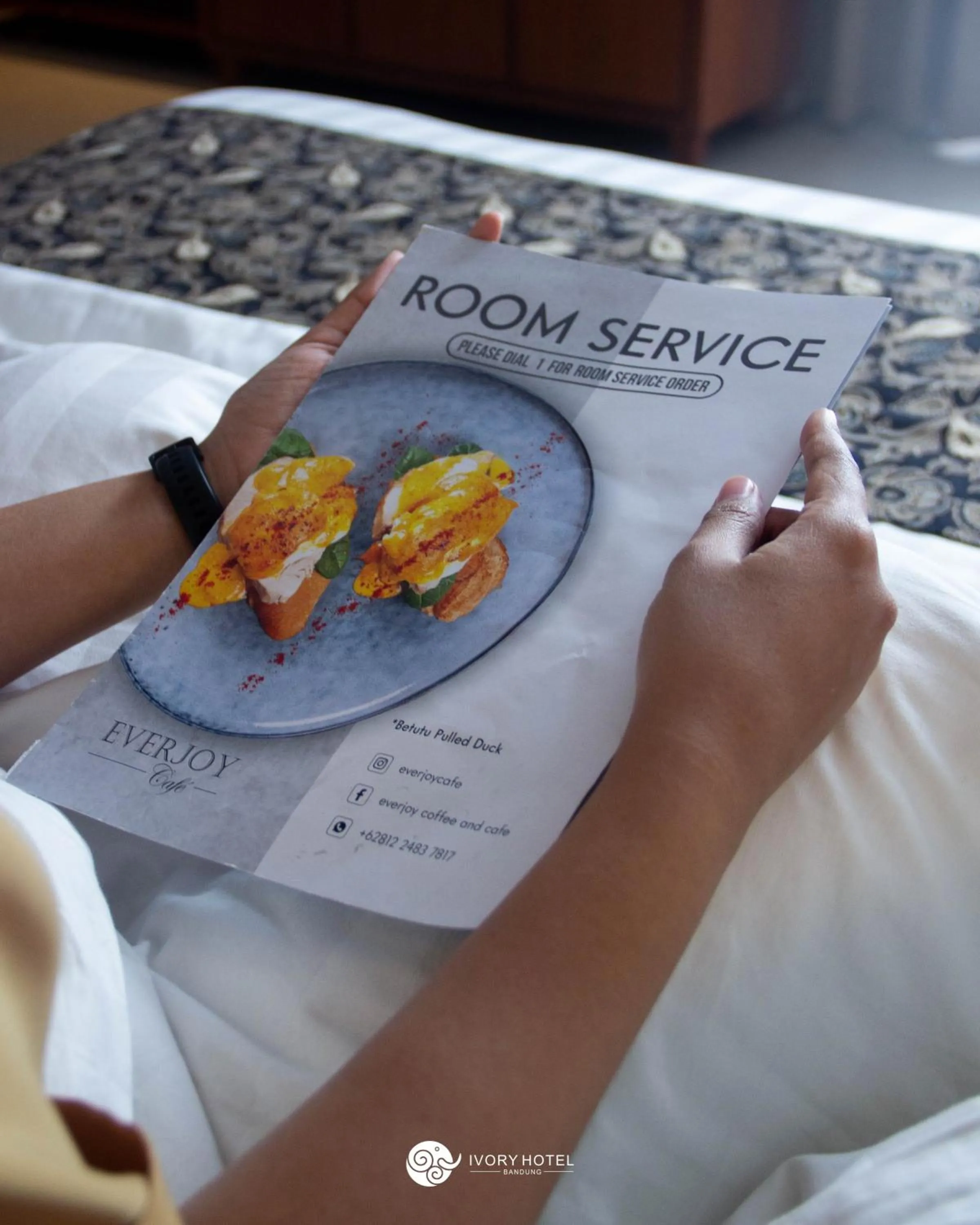 Food and drinks, Bed in Ivory Hotel Bandung