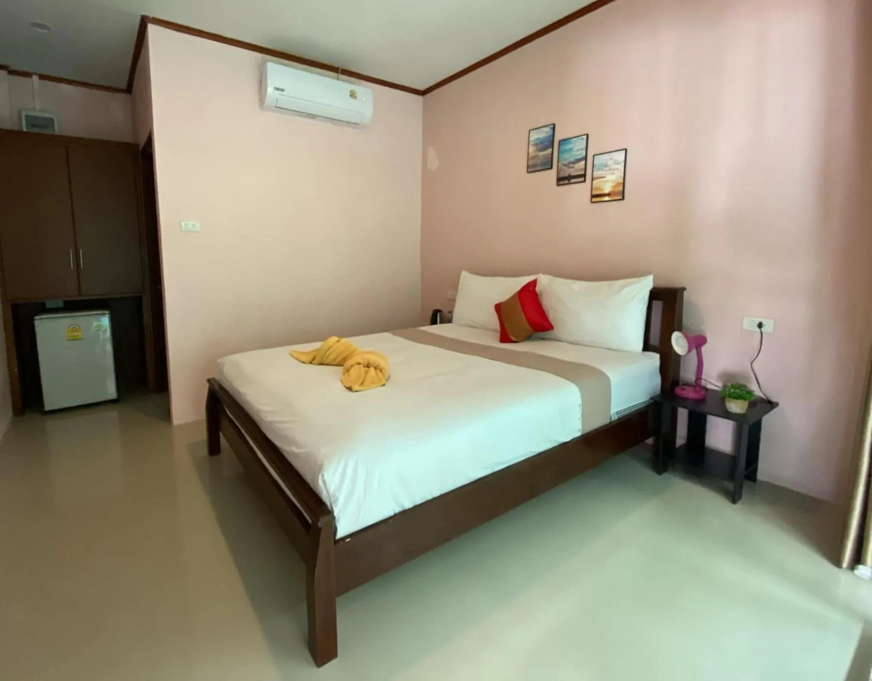 Photo of the whole room in Lanta Wild Beach Resort