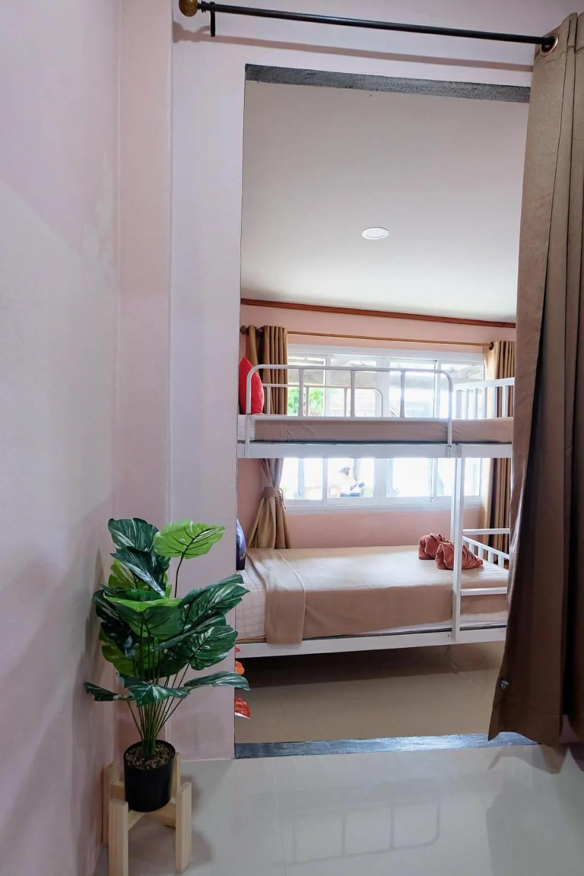 Photo of the whole room in Lanta Wild Beach Resort