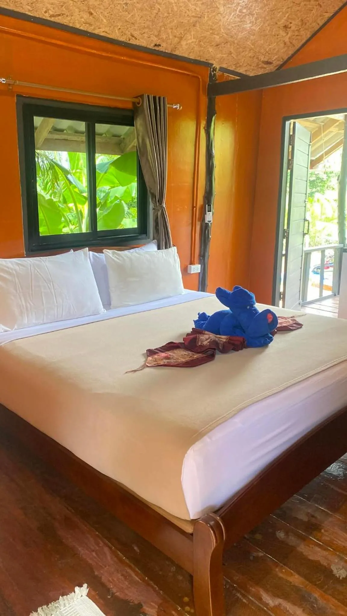 Photo of the whole room in Lanta Wild Beach Resort
