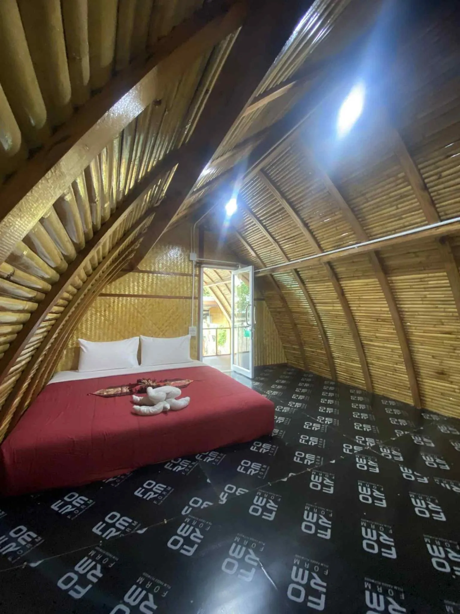 Photo of the whole room in Lanta Wild Beach Resort